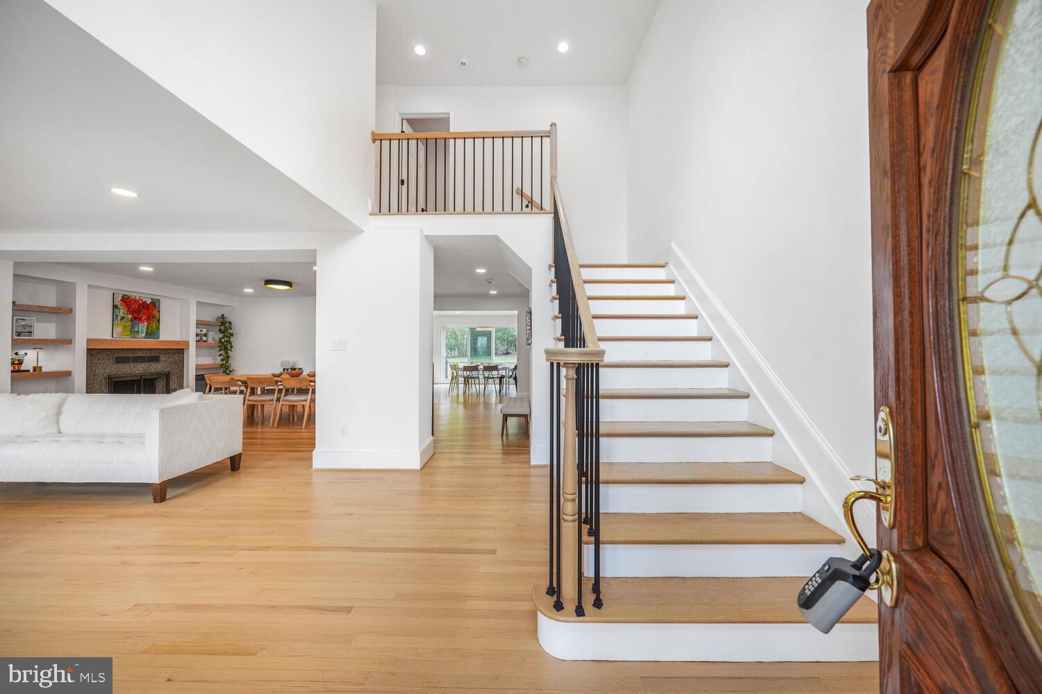 COUNTRY CLUB HILLS - Residential