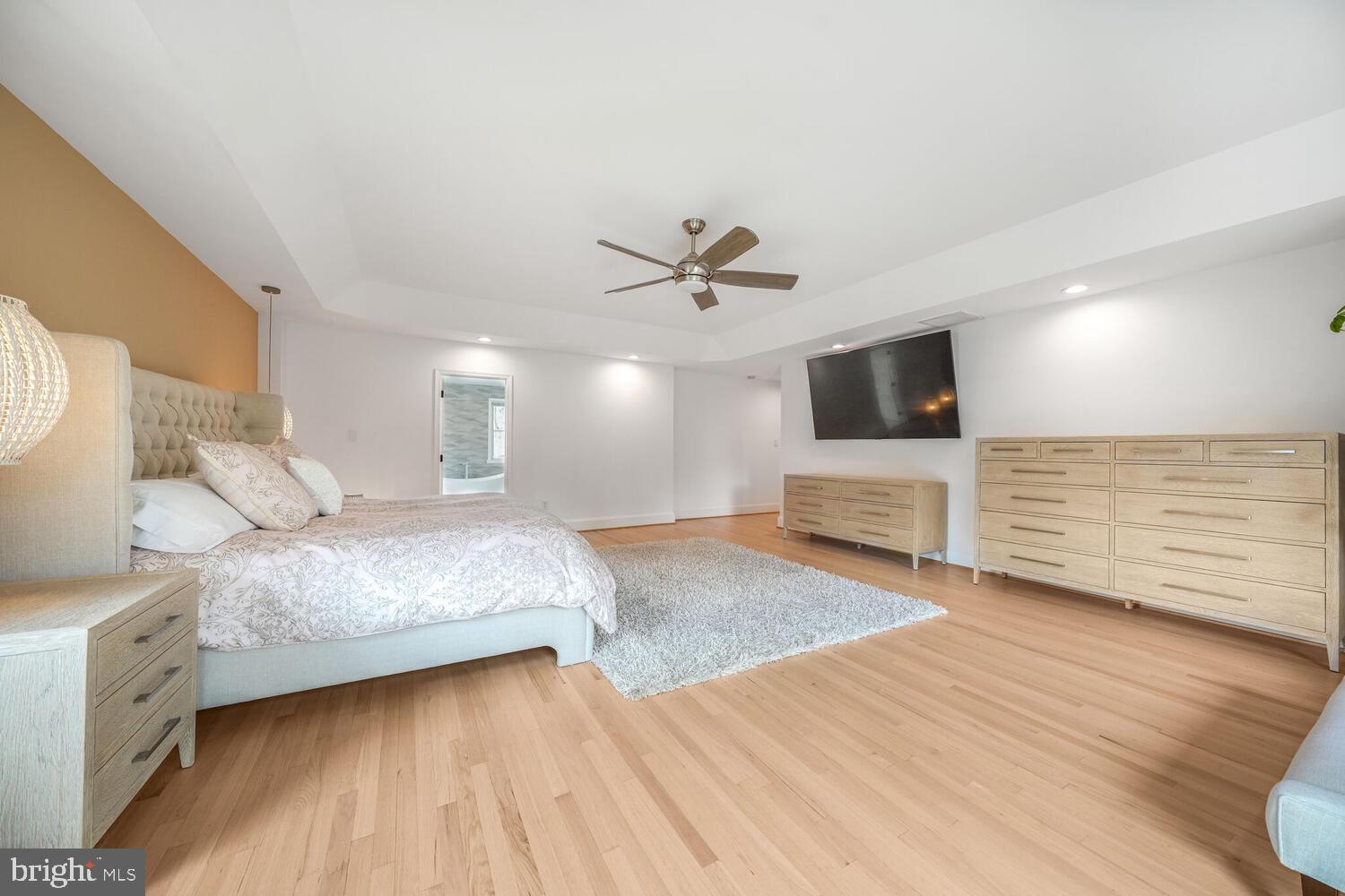 COUNTRY CLUB HILLS - Residential