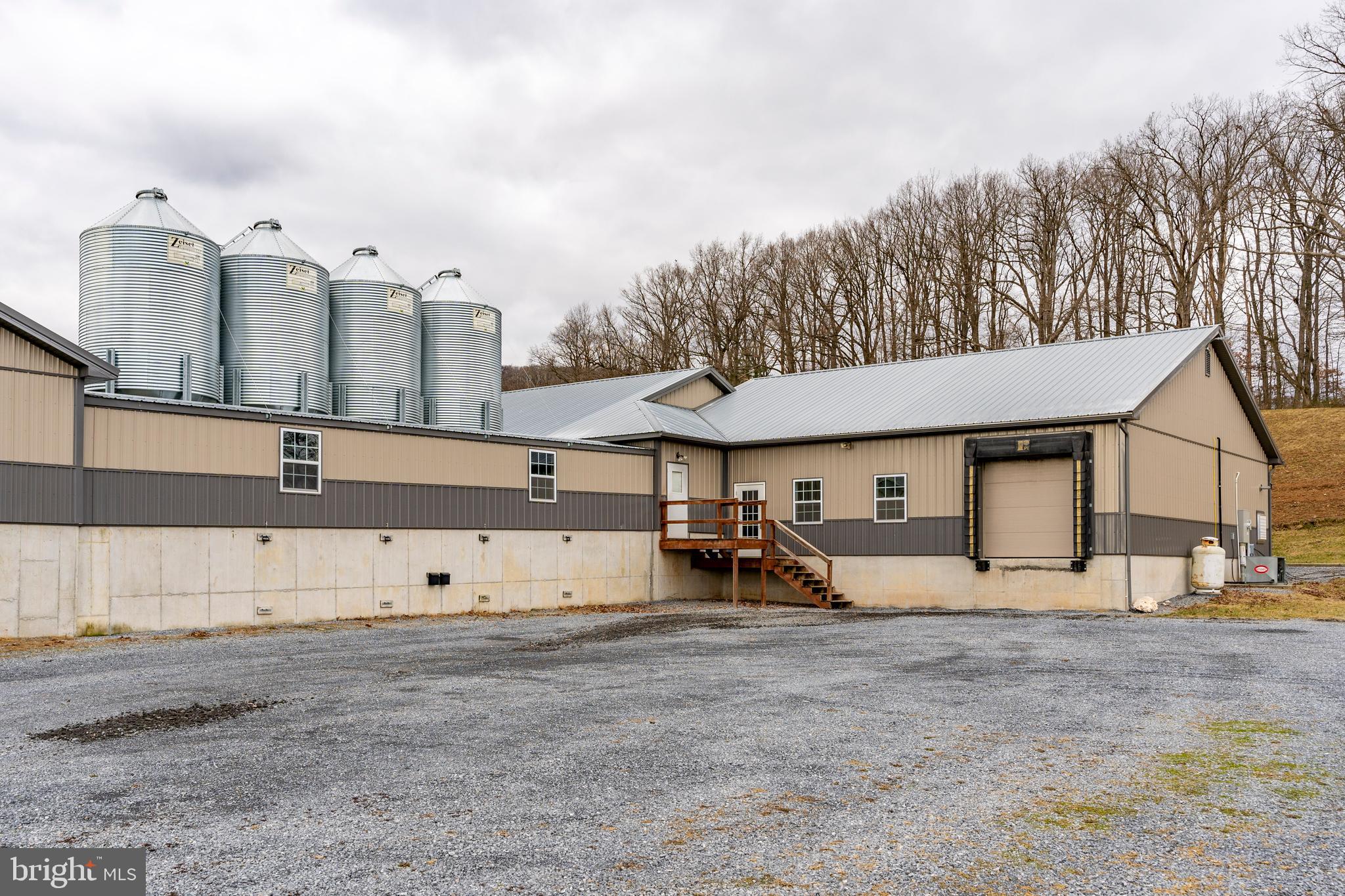PINE GROVE - Farm