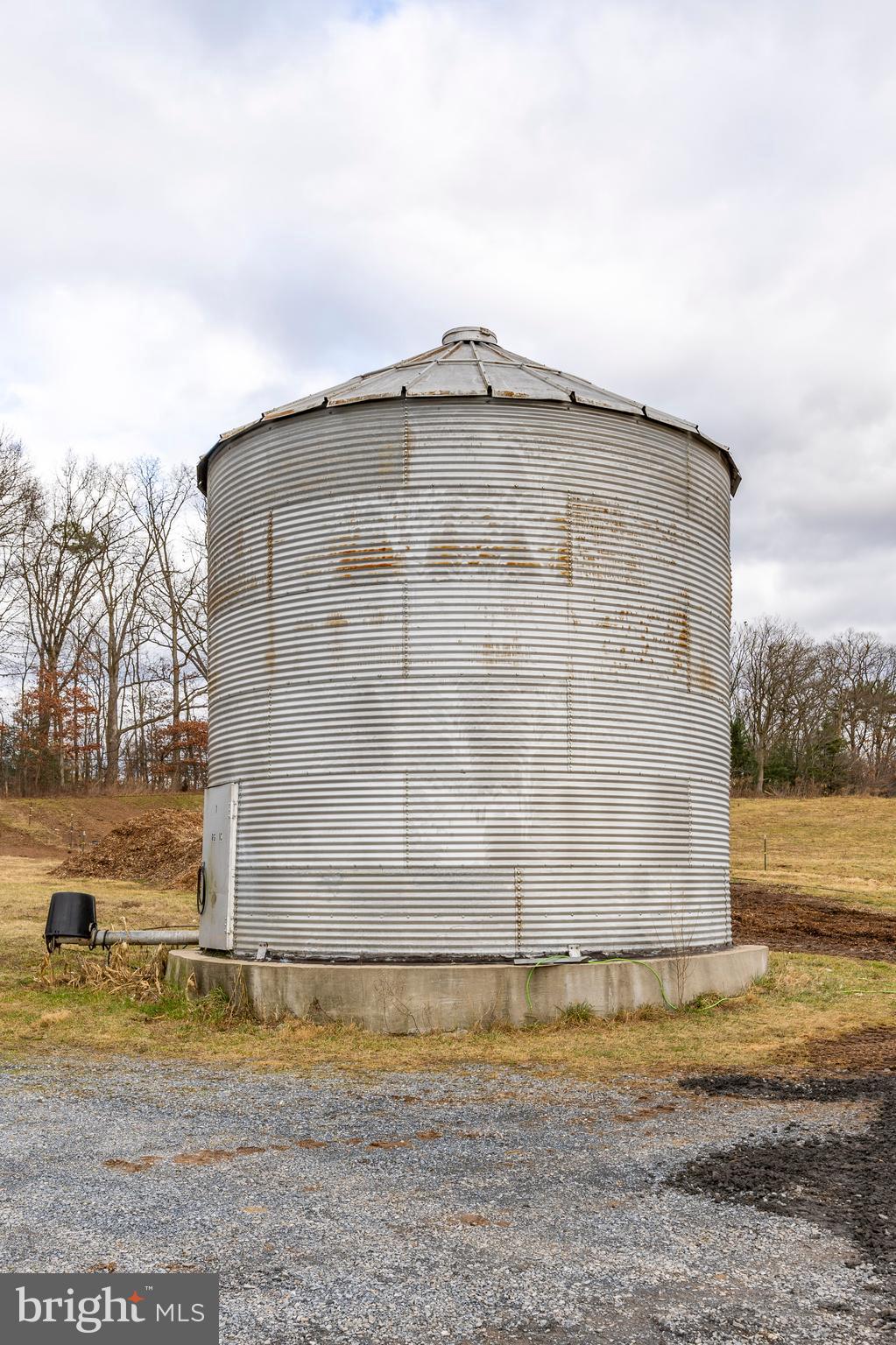 PINE GROVE - Farm