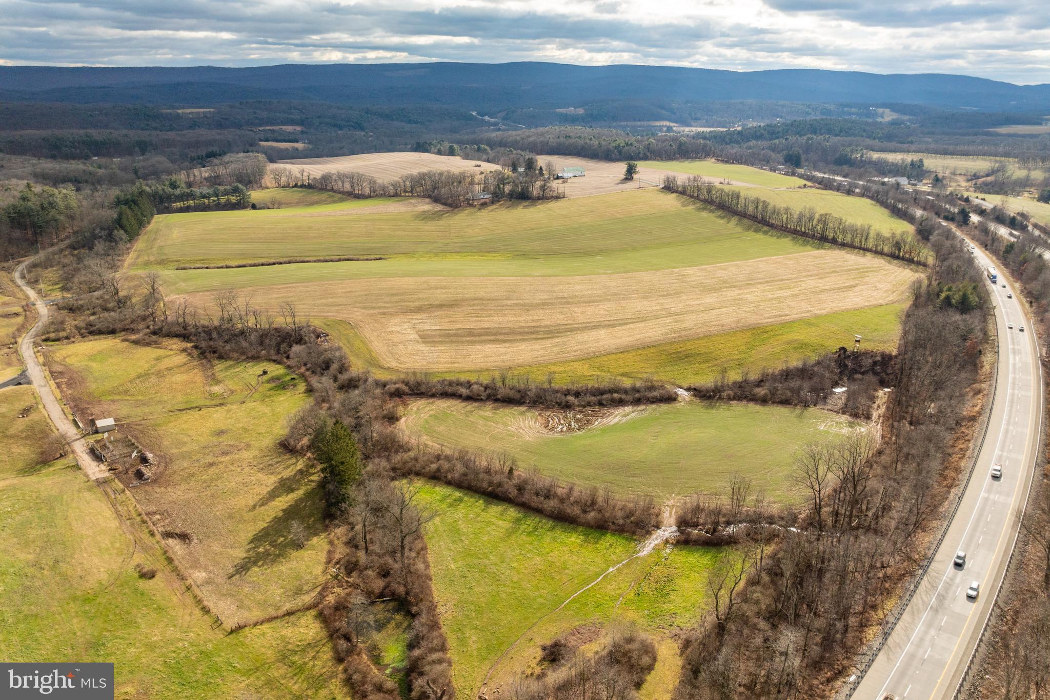PINE GROVE - Farm