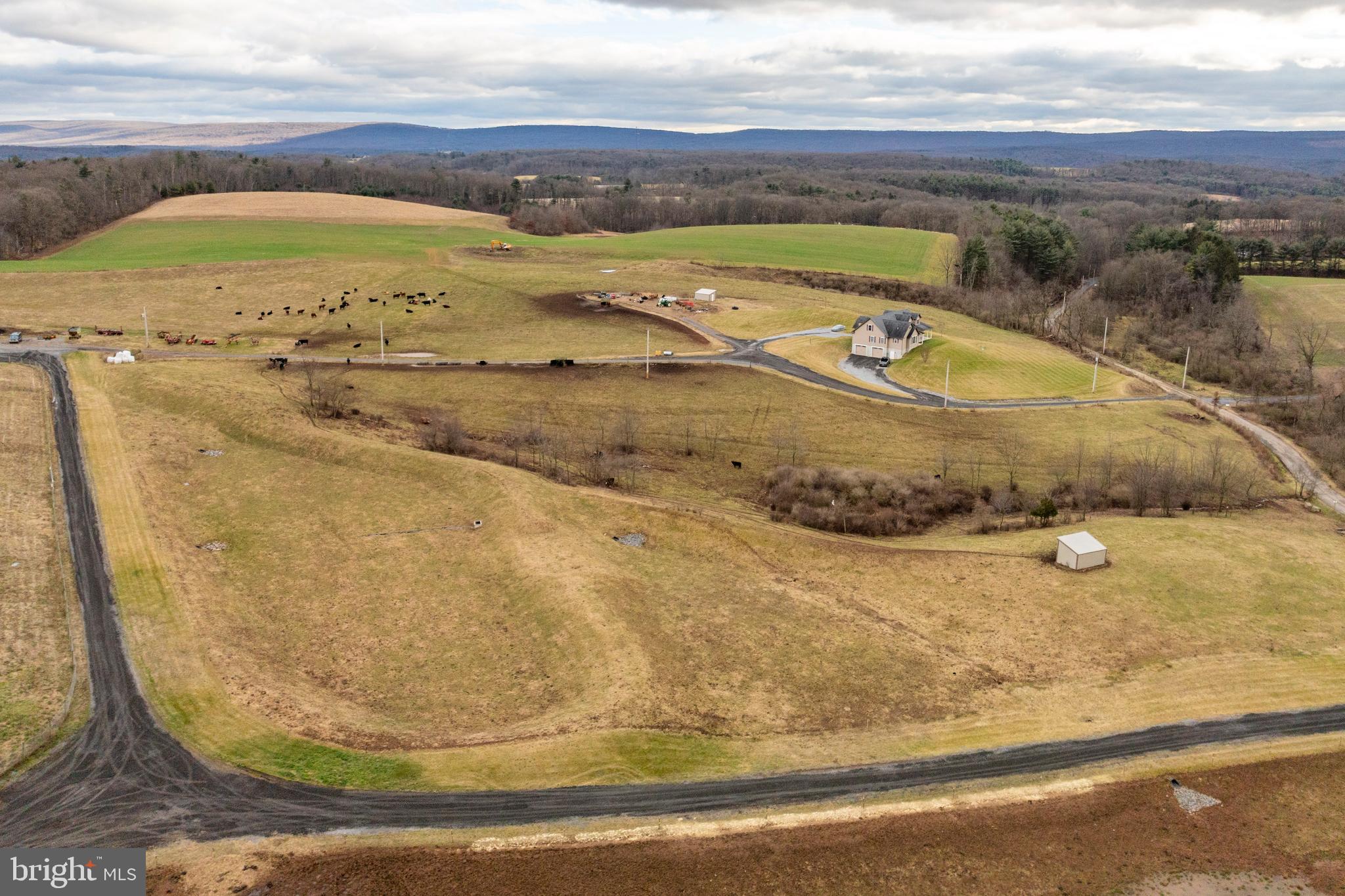 PINE GROVE - Farm