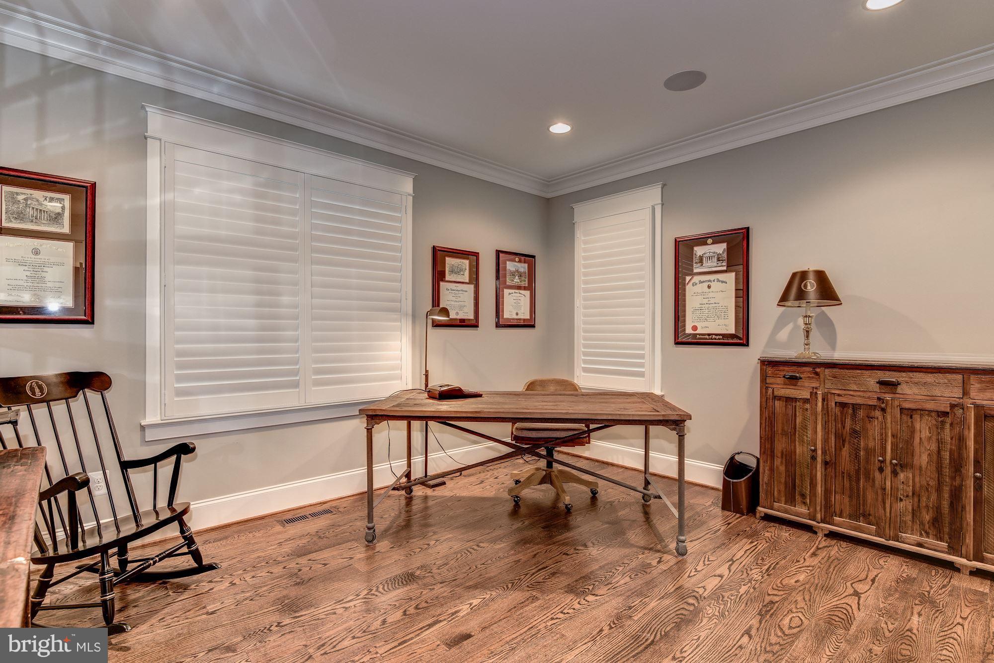 COUNTRY CLUB HILLS - Residential