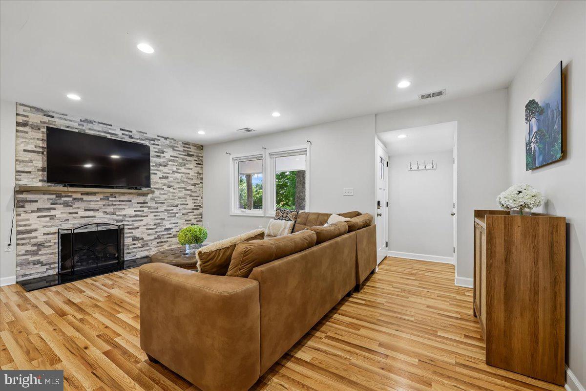NEW HAMPSHIRE ESTATES - Residential