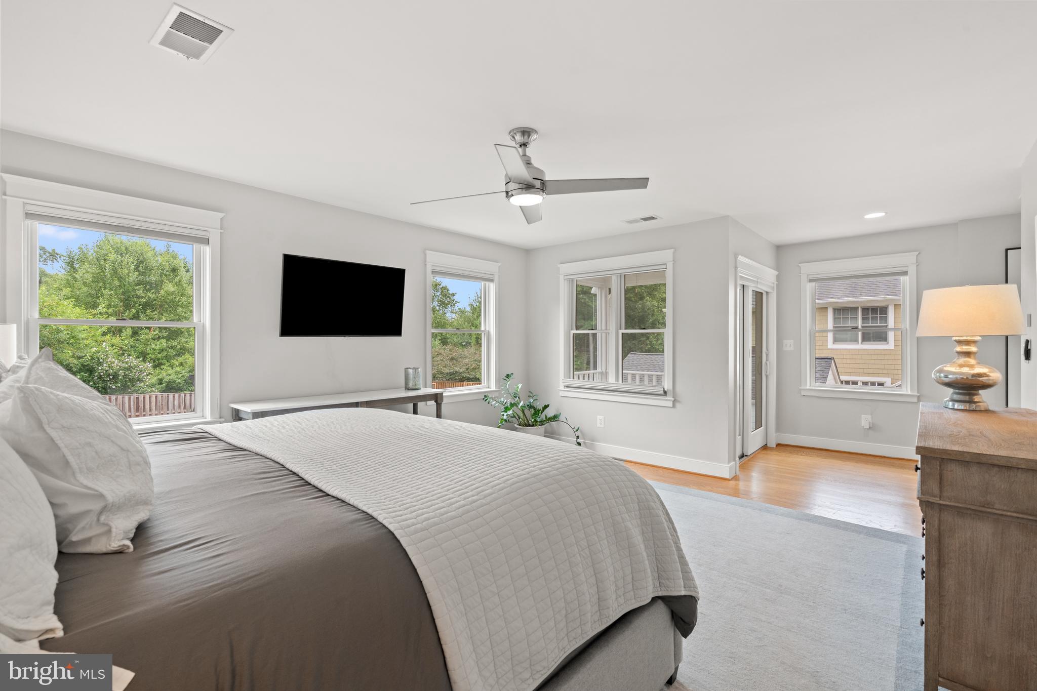 WILLIAMSBURG VILLAGE - Residential