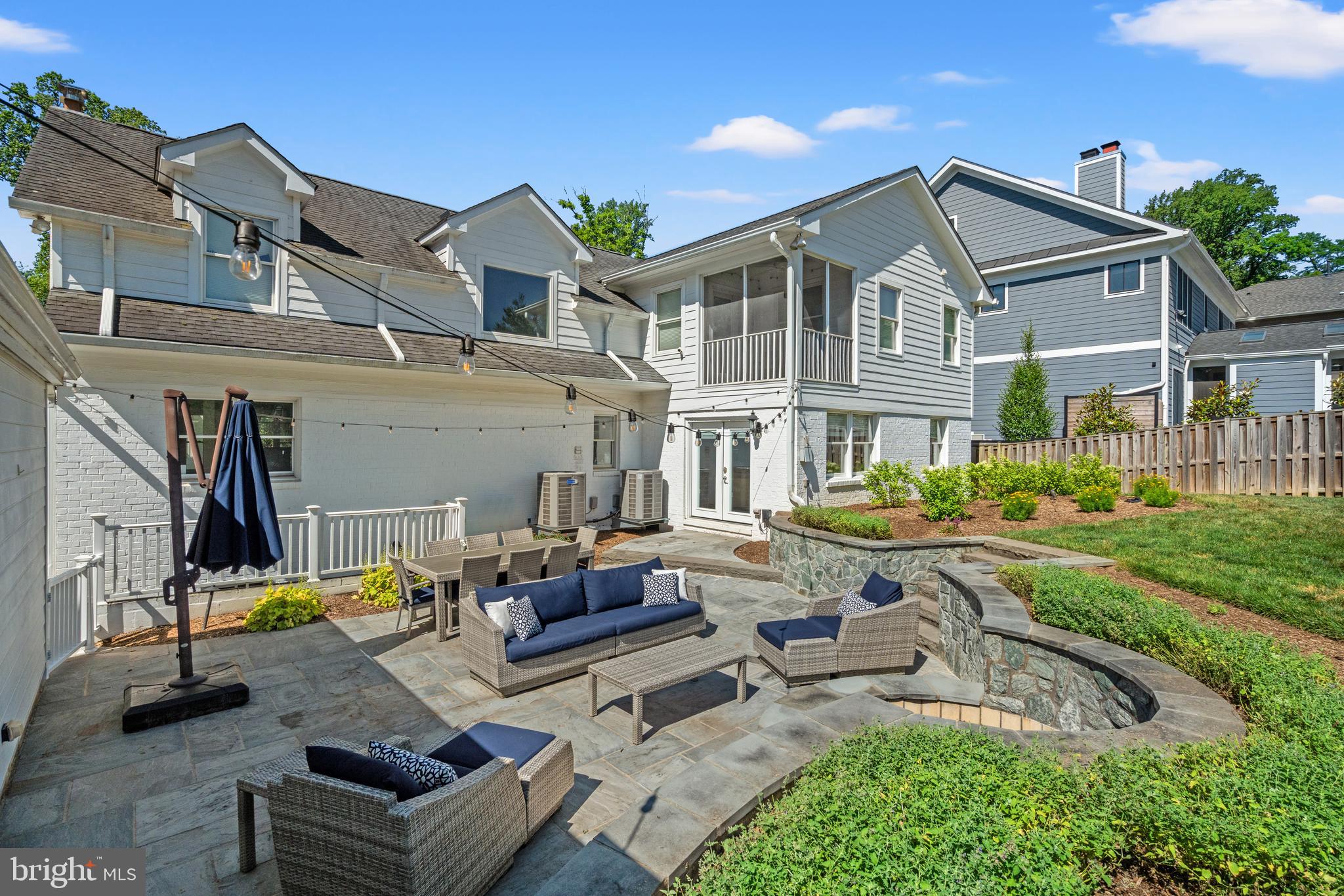 WILLIAMSBURG VILLAGE - Residential