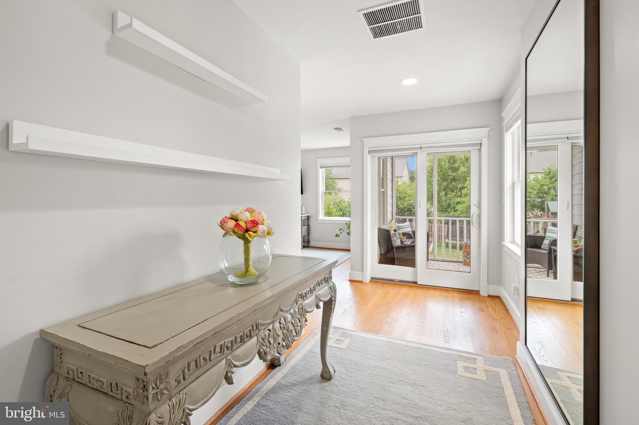 WILLIAMSBURG VILLAGE - Residential