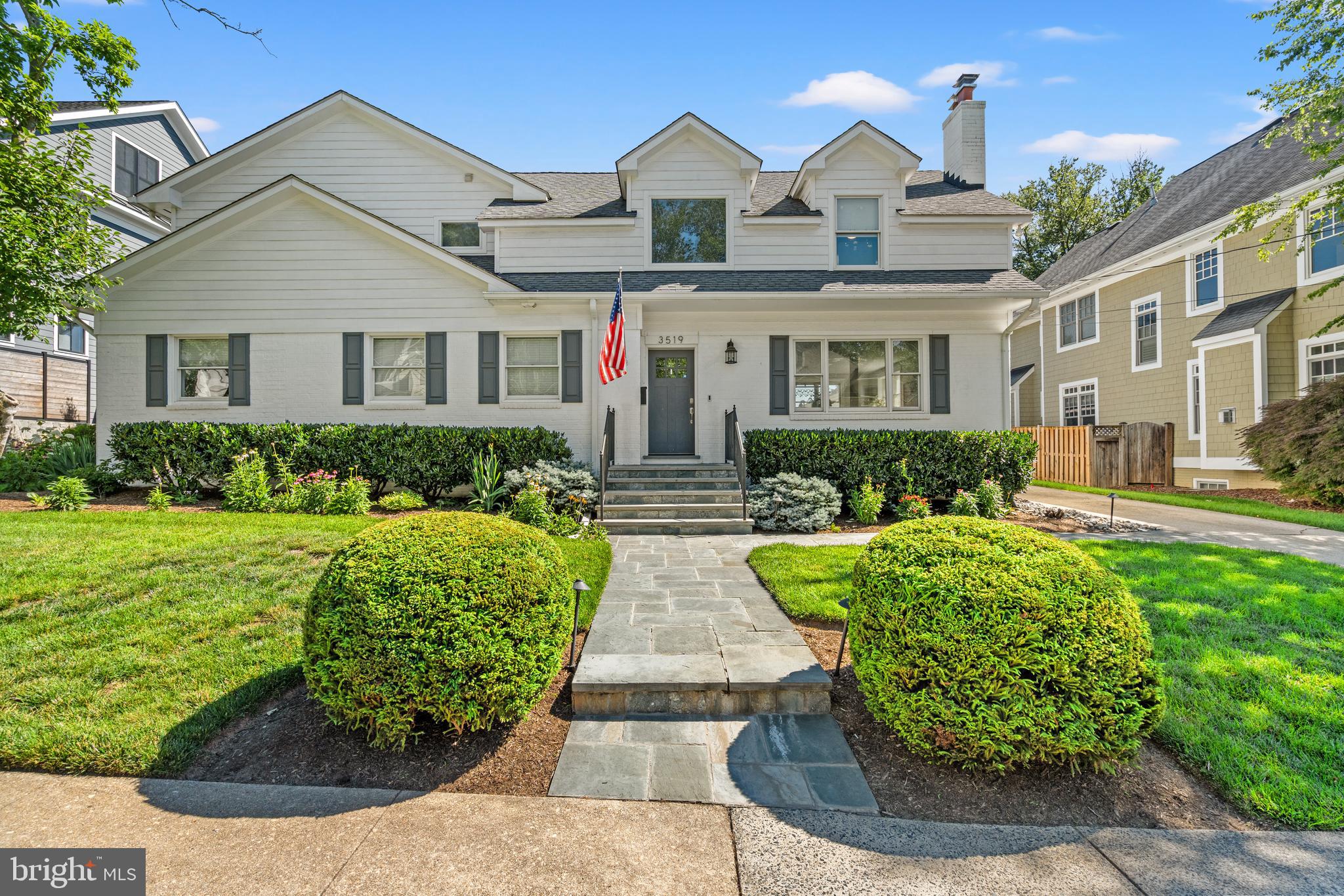 WILLIAMSBURG VILLAGE - Residential