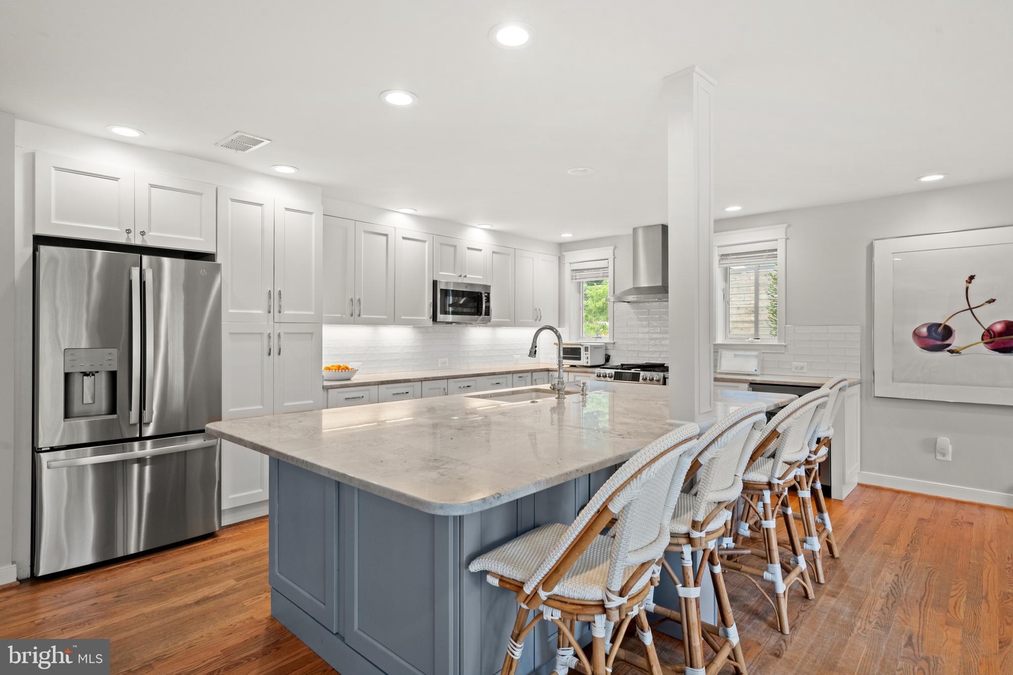 WILLIAMSBURG VILLAGE - Residential