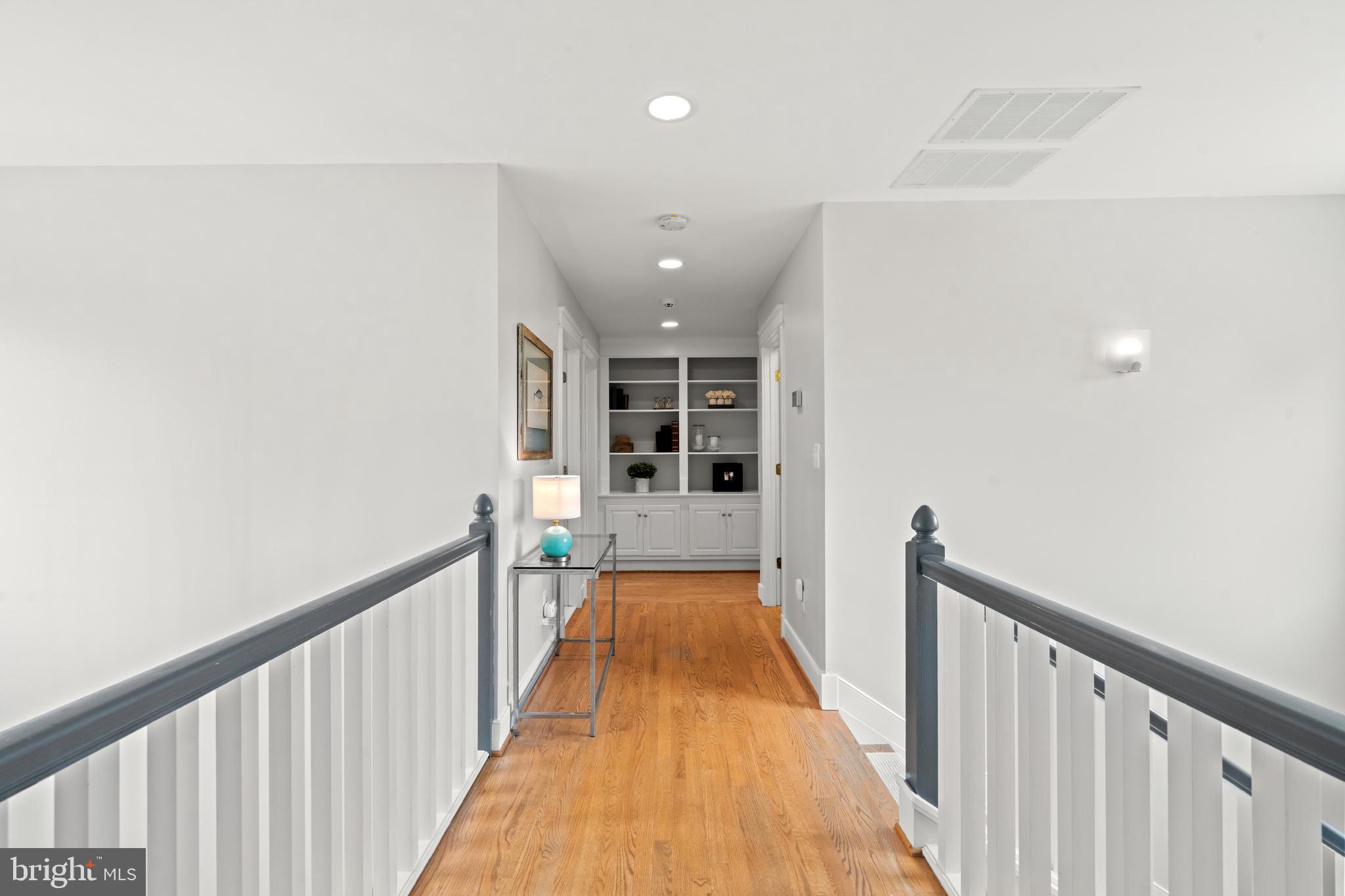 WILLIAMSBURG VILLAGE - Residential
