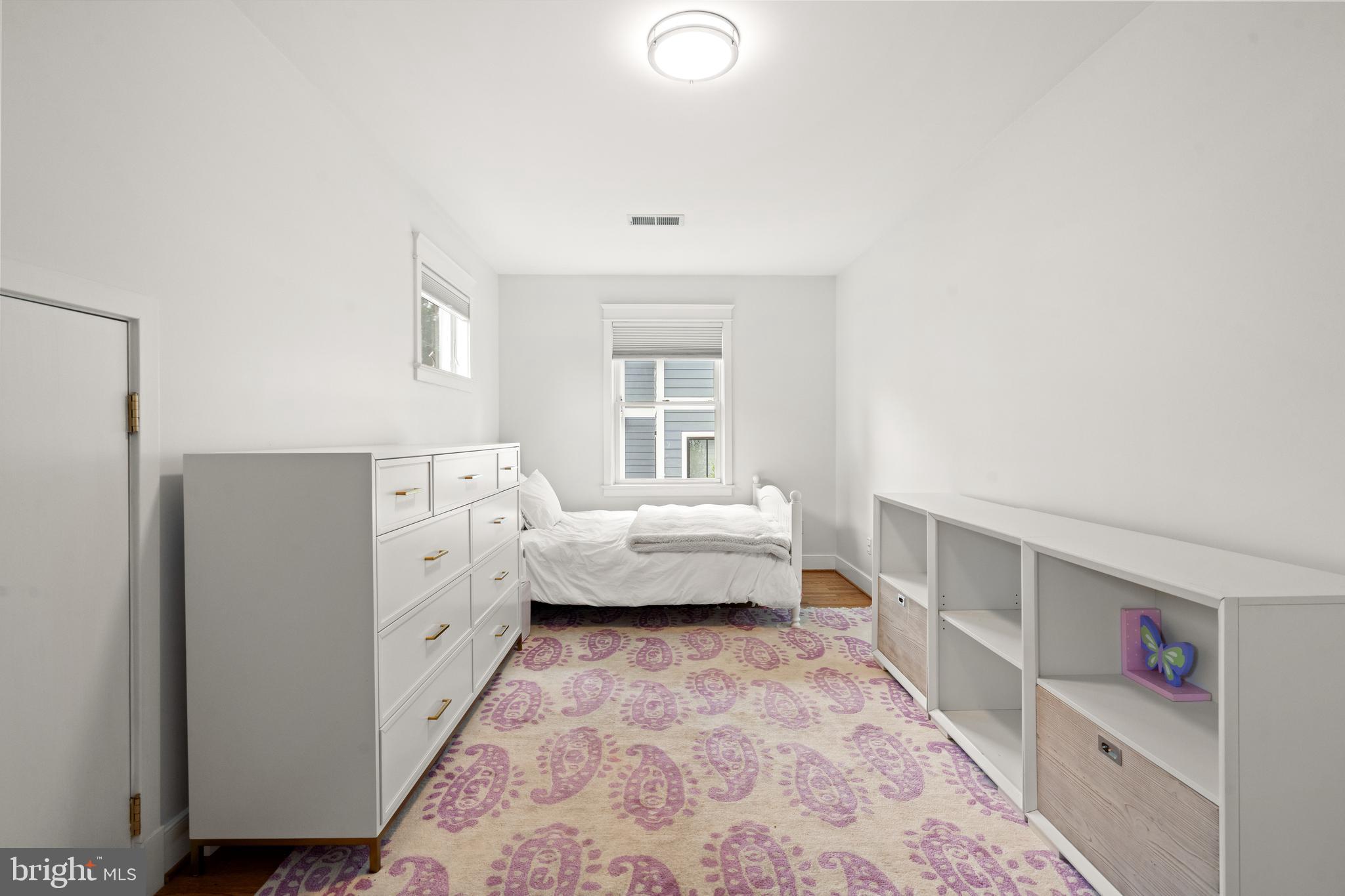 WILLIAMSBURG VILLAGE - Residential