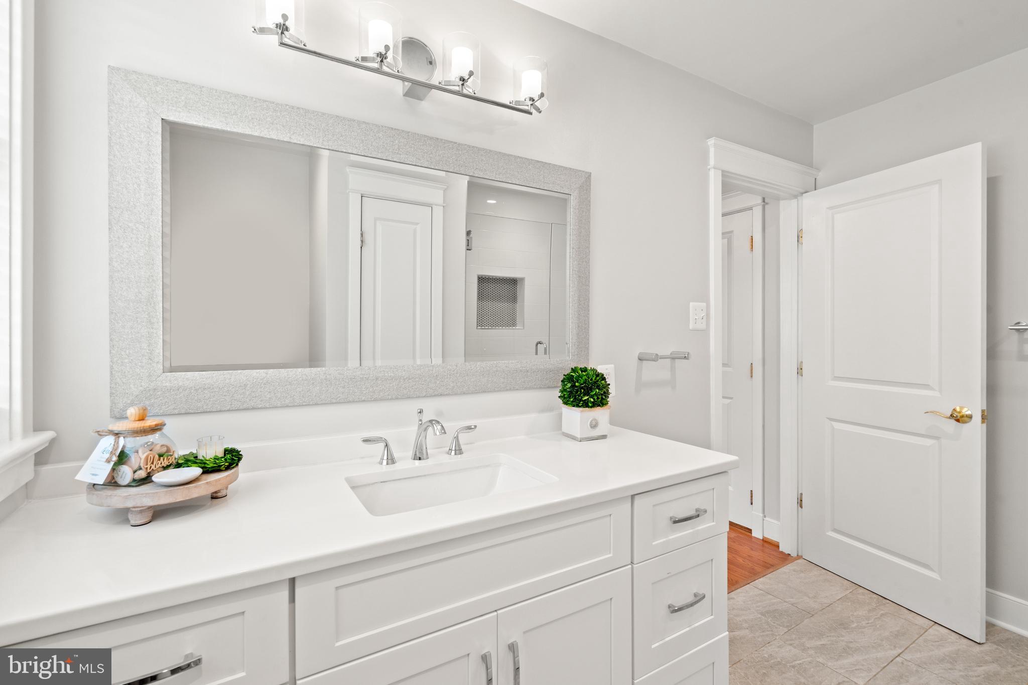 WILLIAMSBURG VILLAGE - Residential
