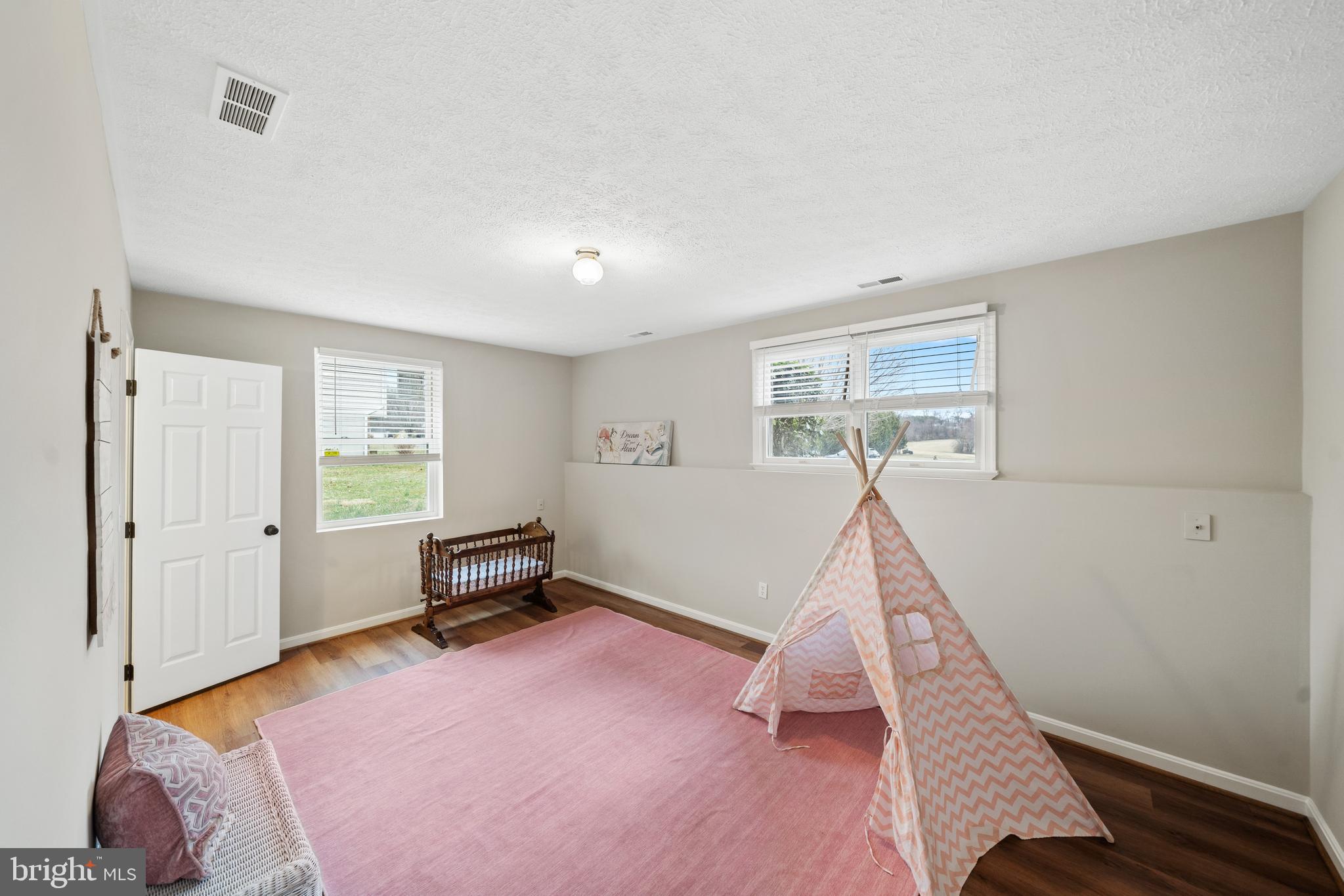 MONTGOMERYS INDEPENDENCE - Residential