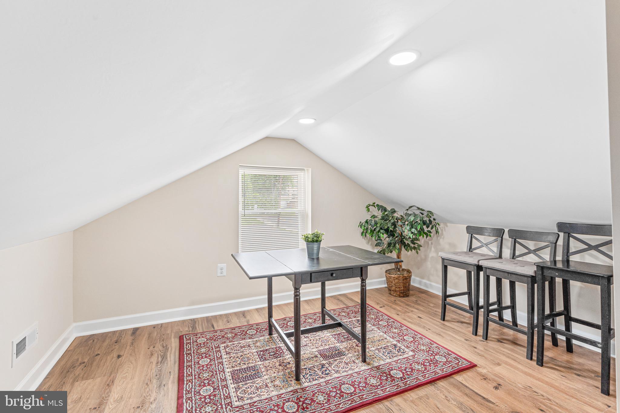 ESSEX - Residential