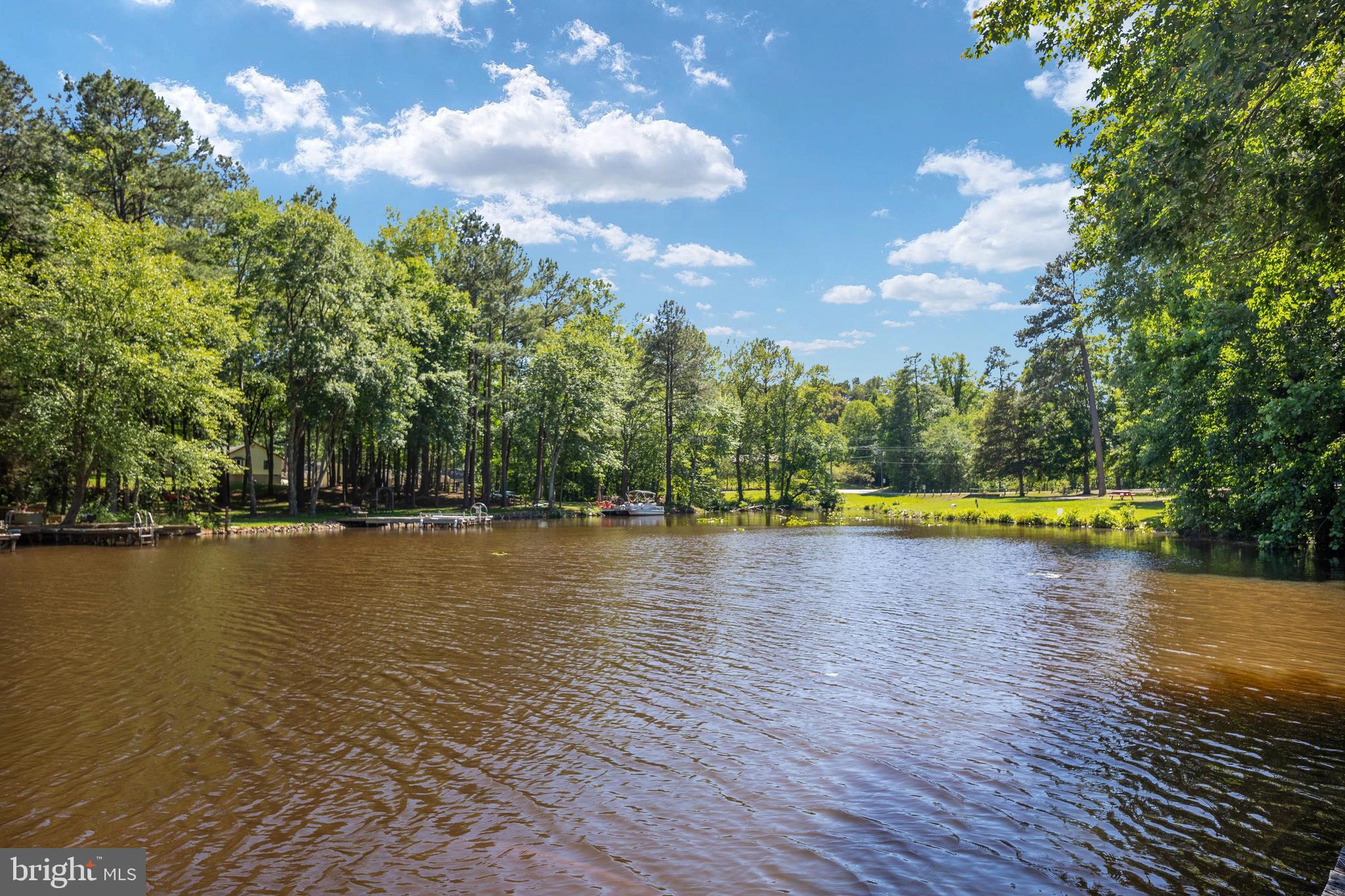 LAKE CAROLINE - Residential