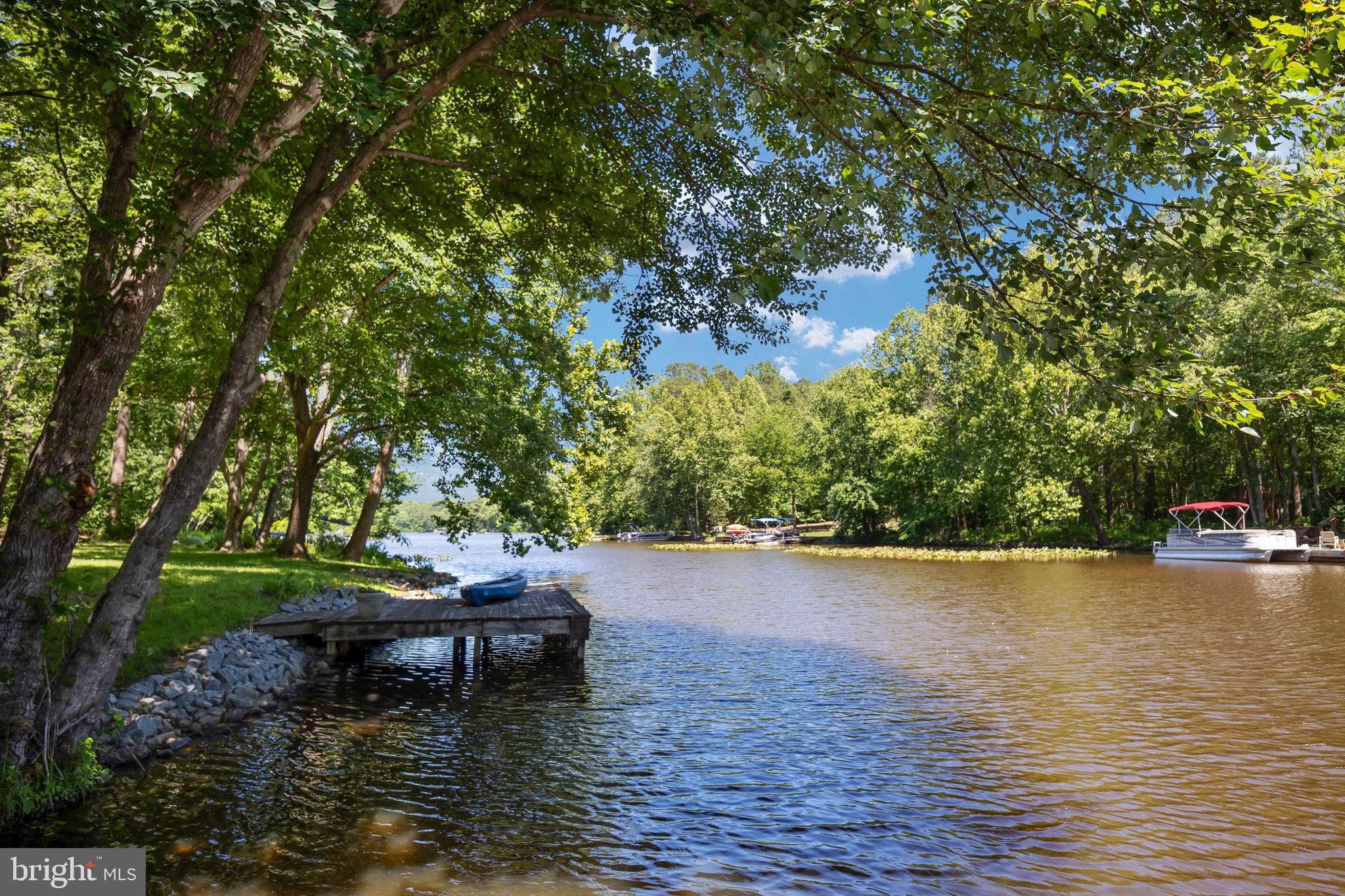 LAKE CAROLINE - Residential