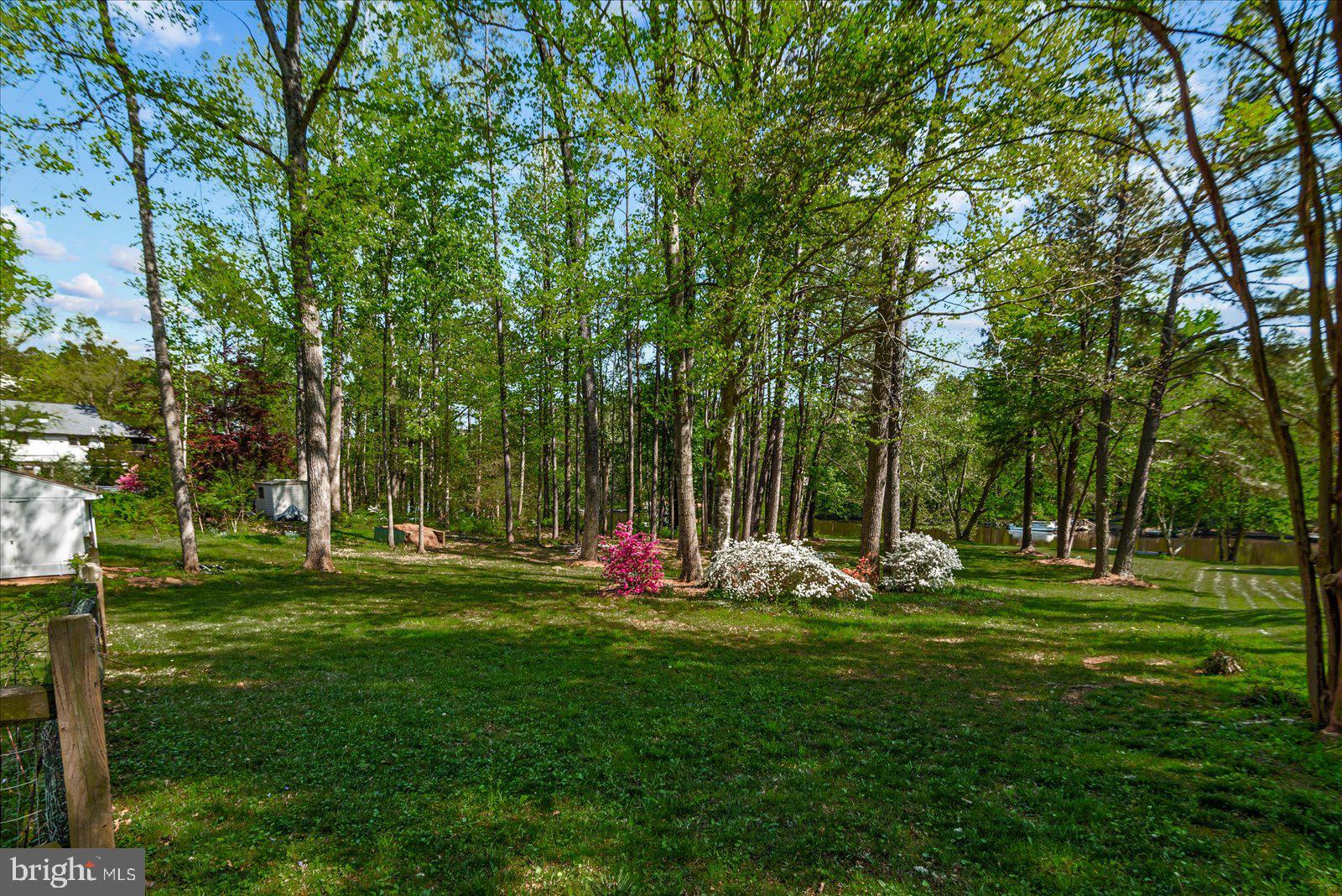 LAKE CAROLINE - Residential
