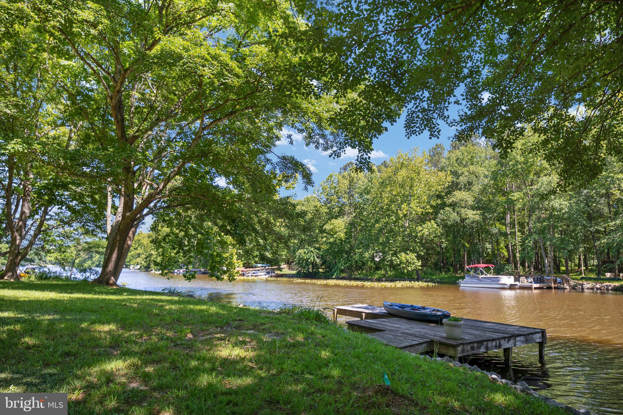 LAKE CAROLINE - Residential