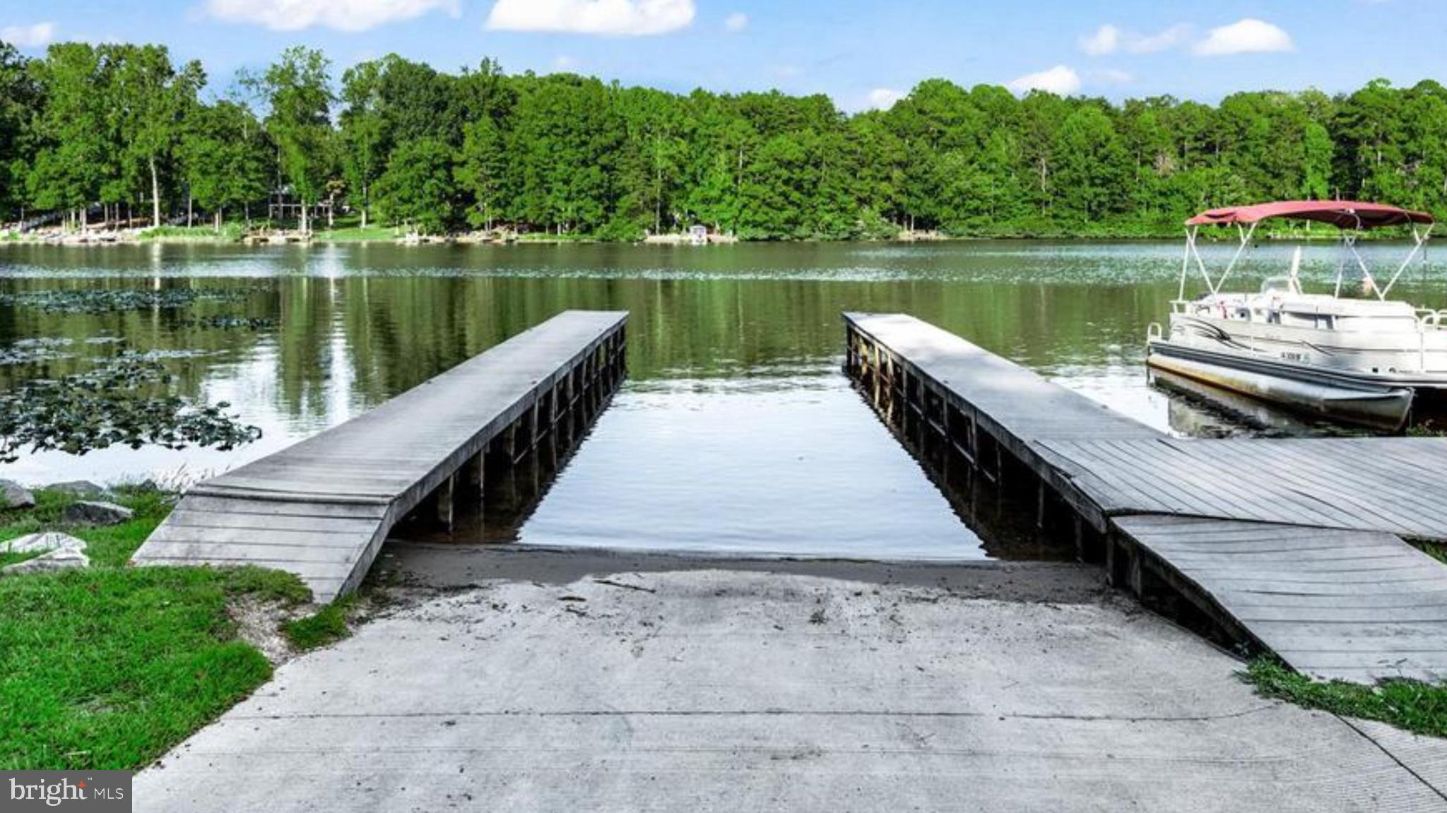 LAKE CAROLINE - Residential