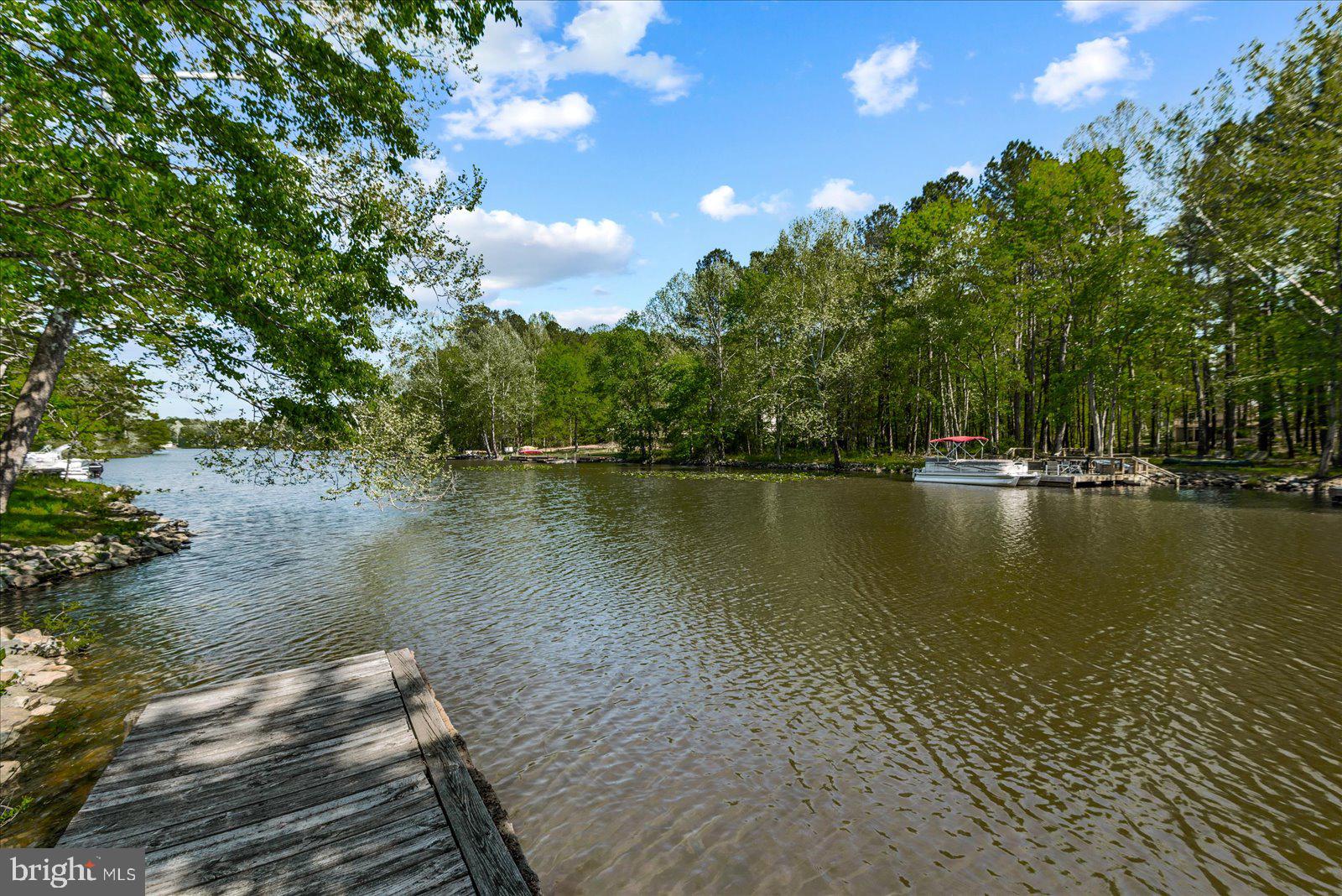 LAKE CAROLINE - Residential