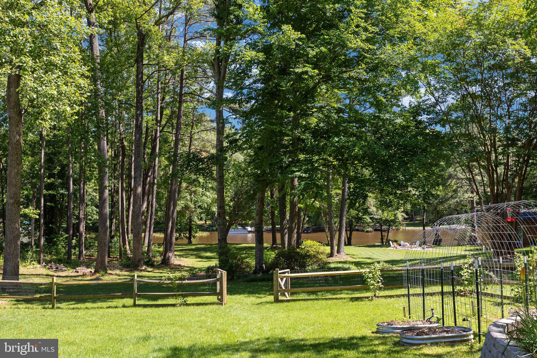 LAKE CAROLINE - Residential