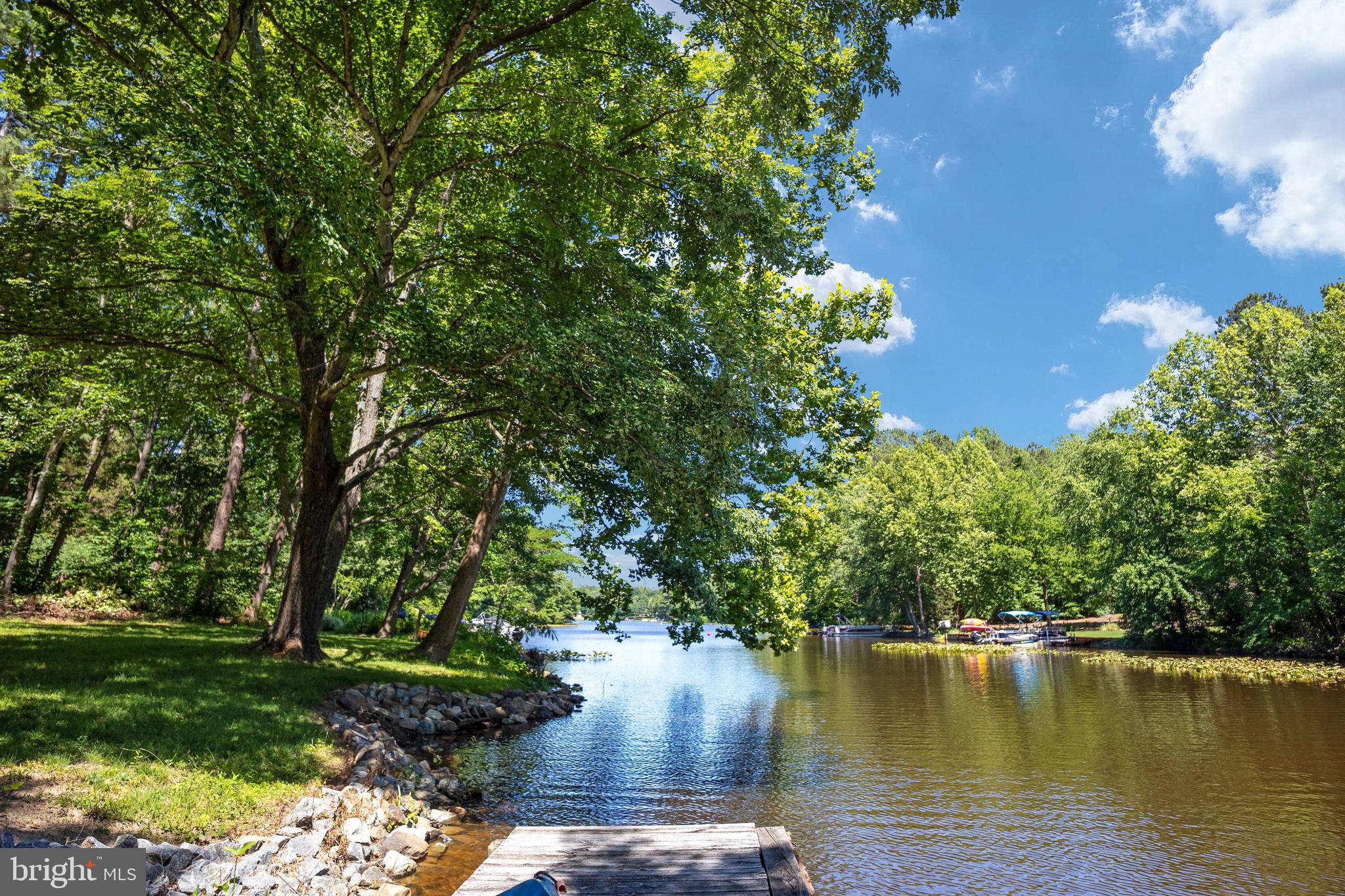 LAKE CAROLINE - Residential