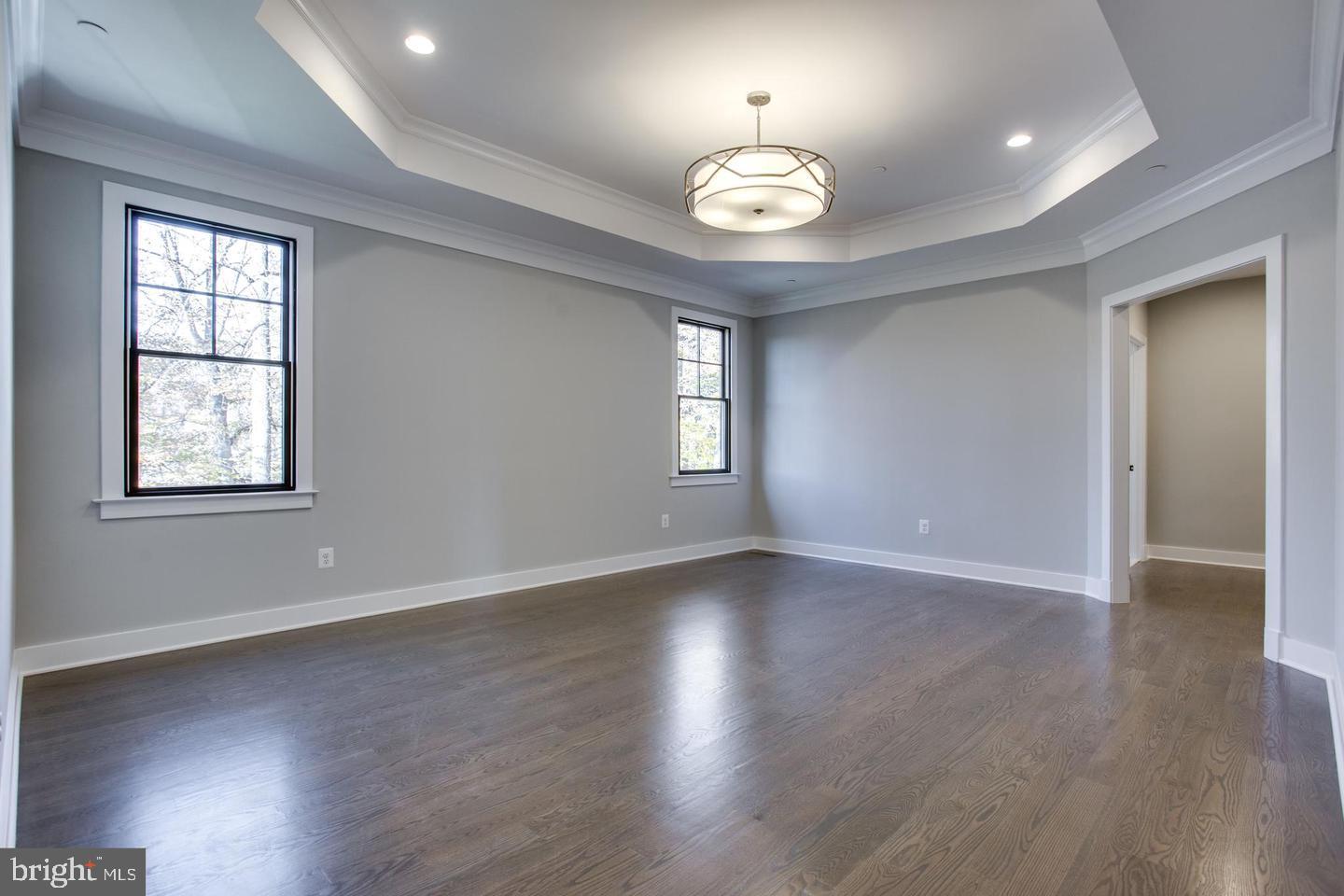 WHITEHALL MANOR - Residential