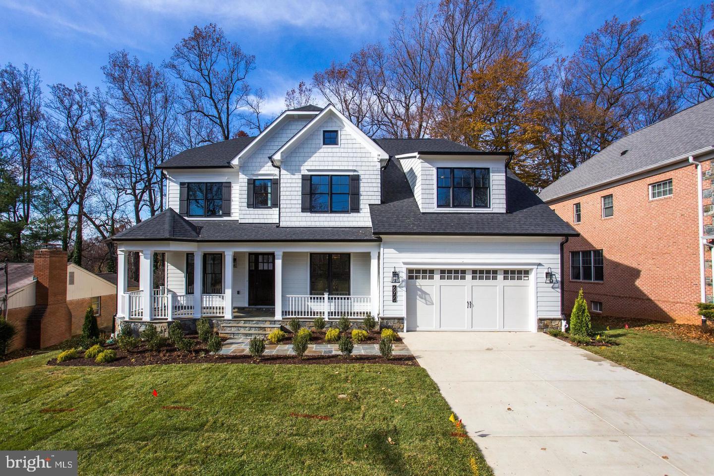 WHITEHALL MANOR - Residential