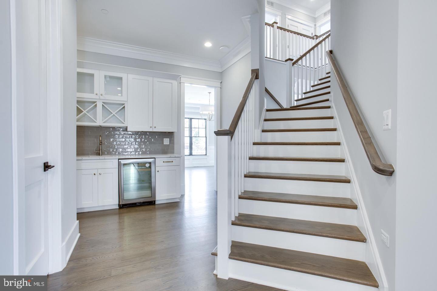 WHITEHALL MANOR - Residential