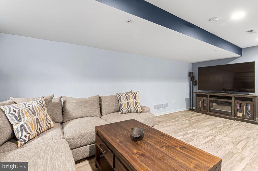 CARRIAGE HILL - Residential