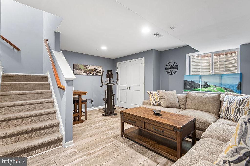 CARRIAGE HILL - Residential