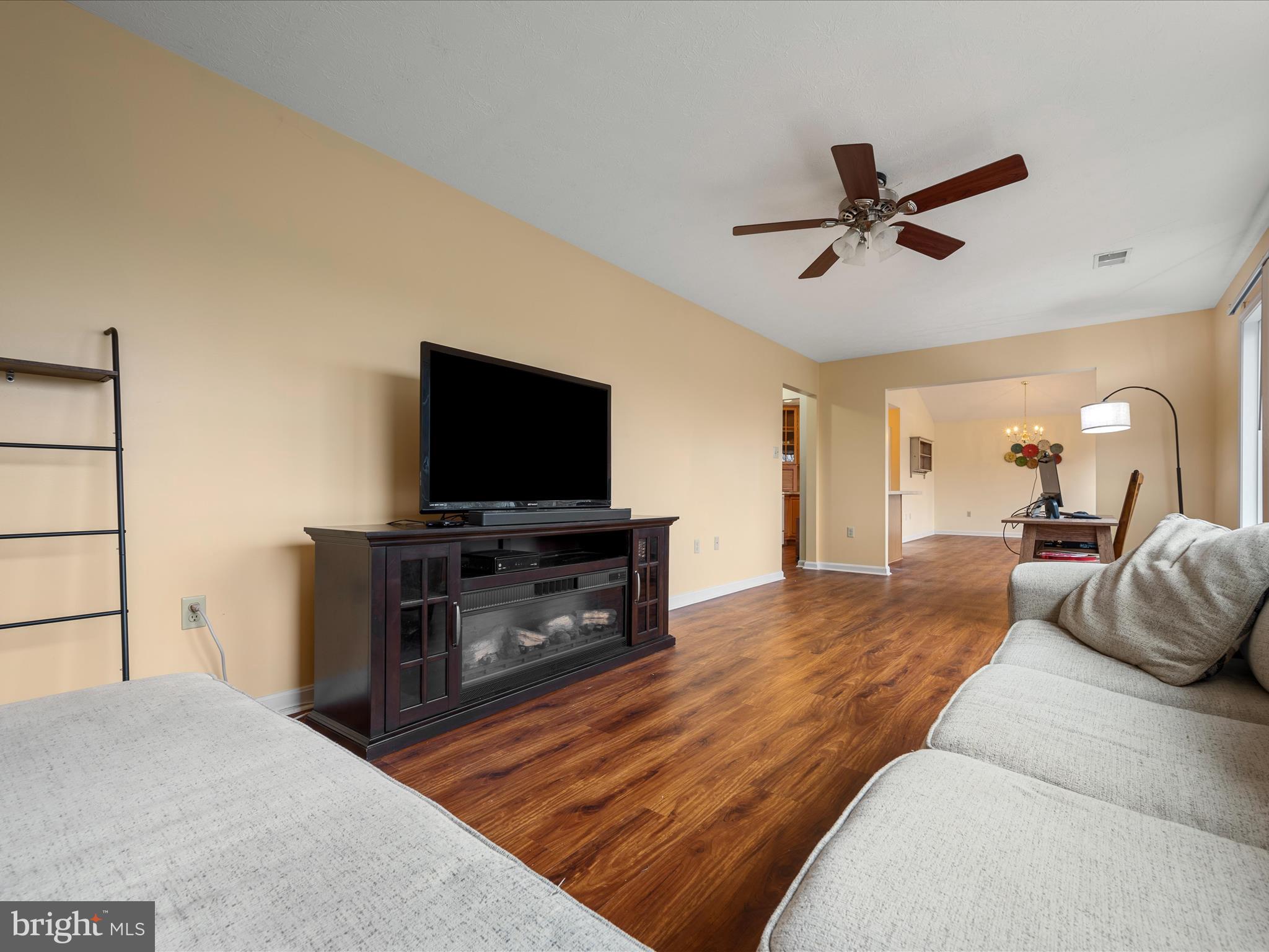 SIGNAL KNOLLS - Residential