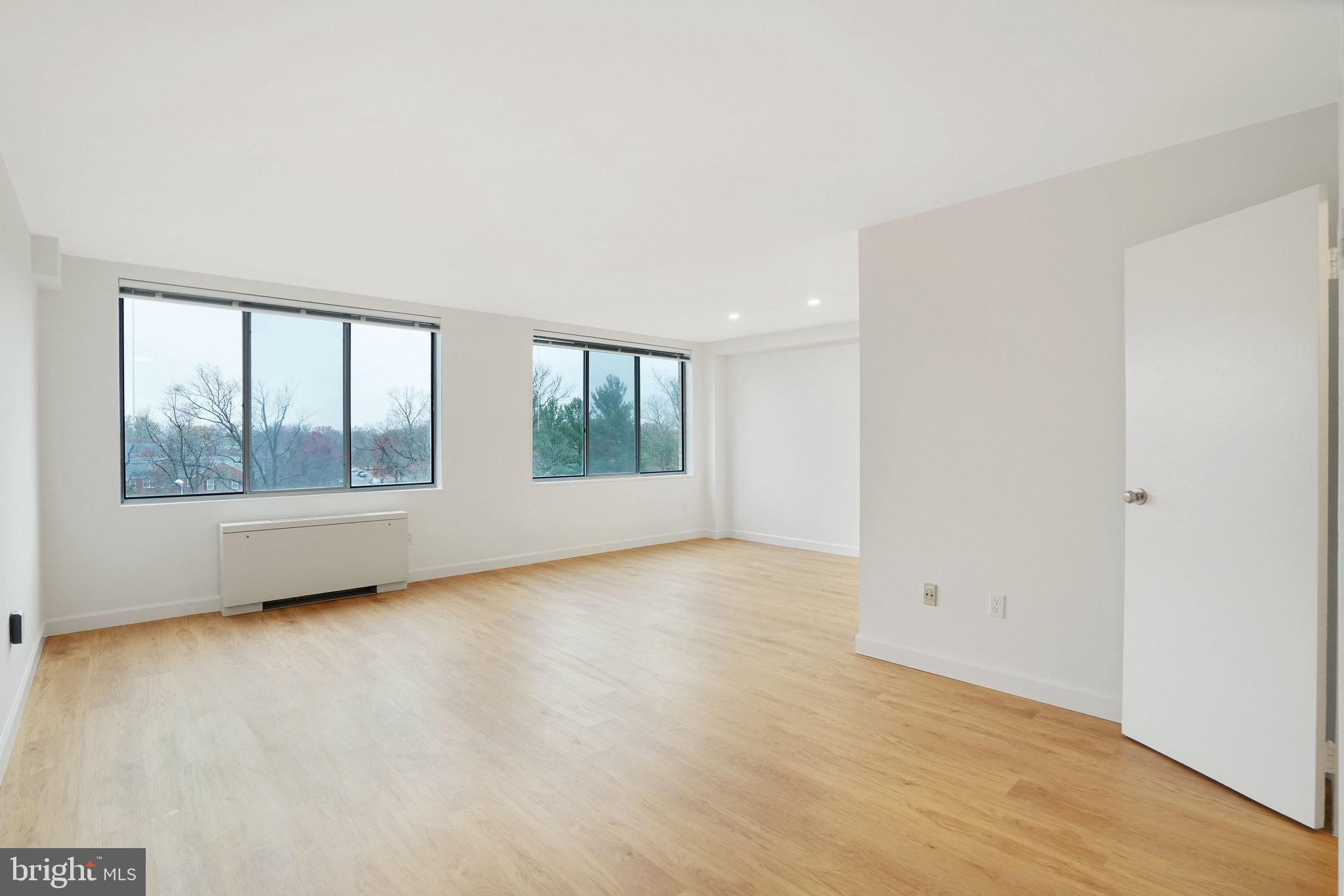 RIVER TOWERS - Residential