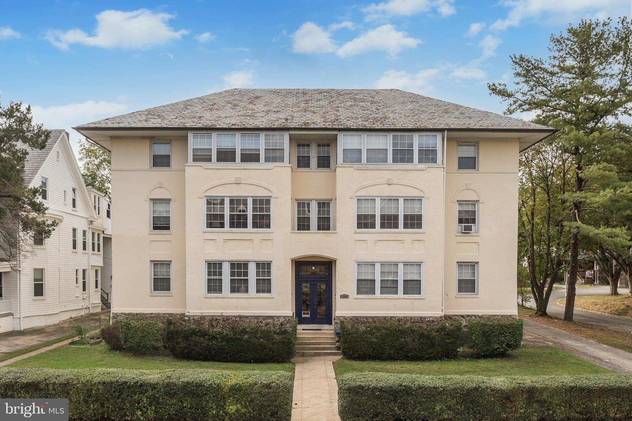 ROLAND PARK - Commercial Sale