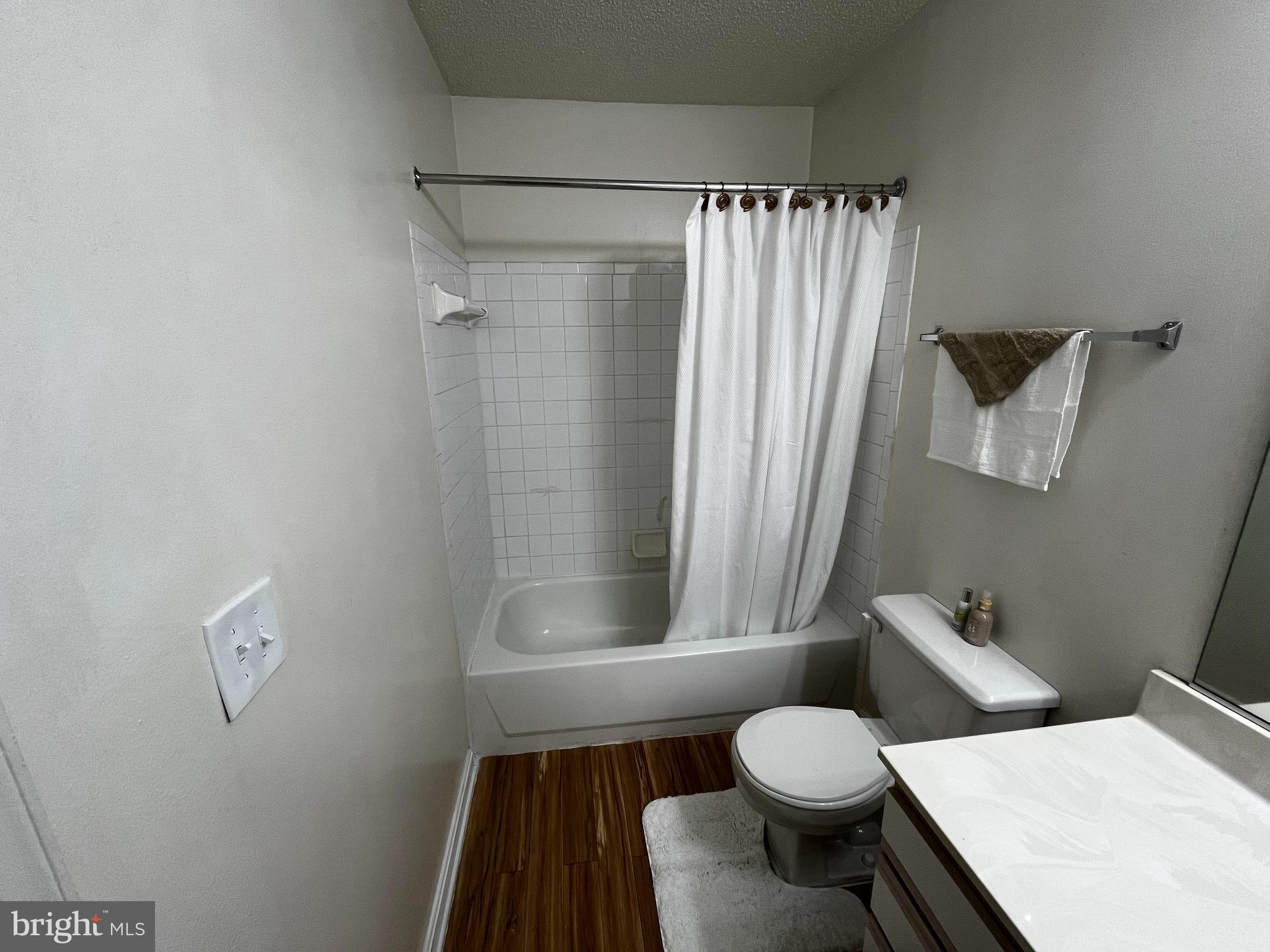 ASHLAR HILL CT. - Residential