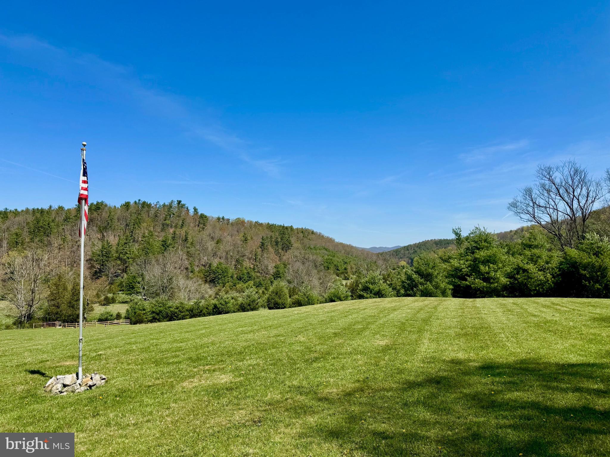 BLACKTHORN MOUNTAIN ESTATES - Land