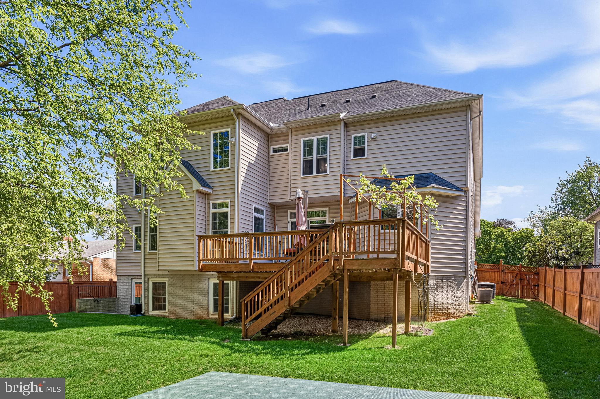 HILLSIDE MANOR - Residential