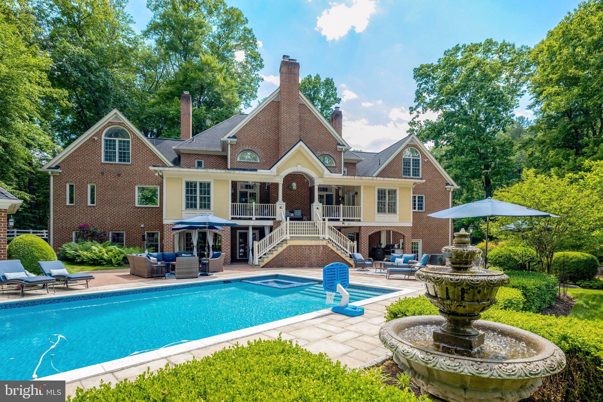 FALCON RIDGE - Residential