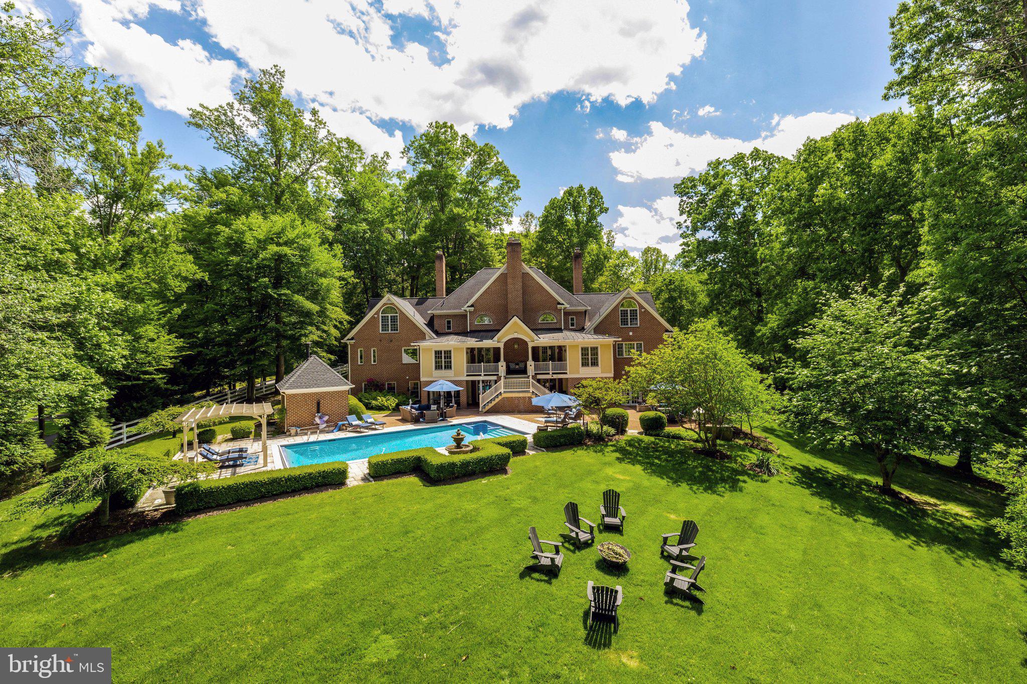 FALCON RIDGE - Residential