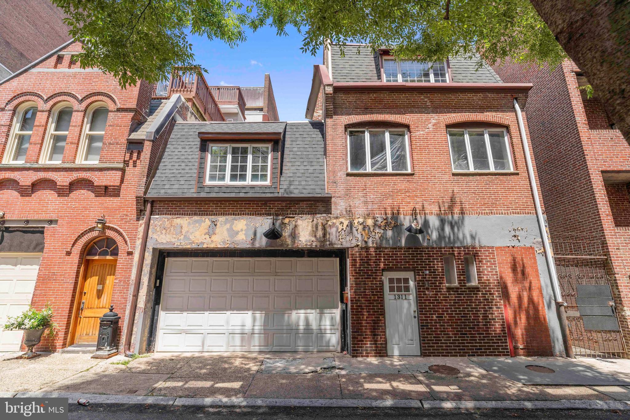 CENTER CITY - Commercial Sale