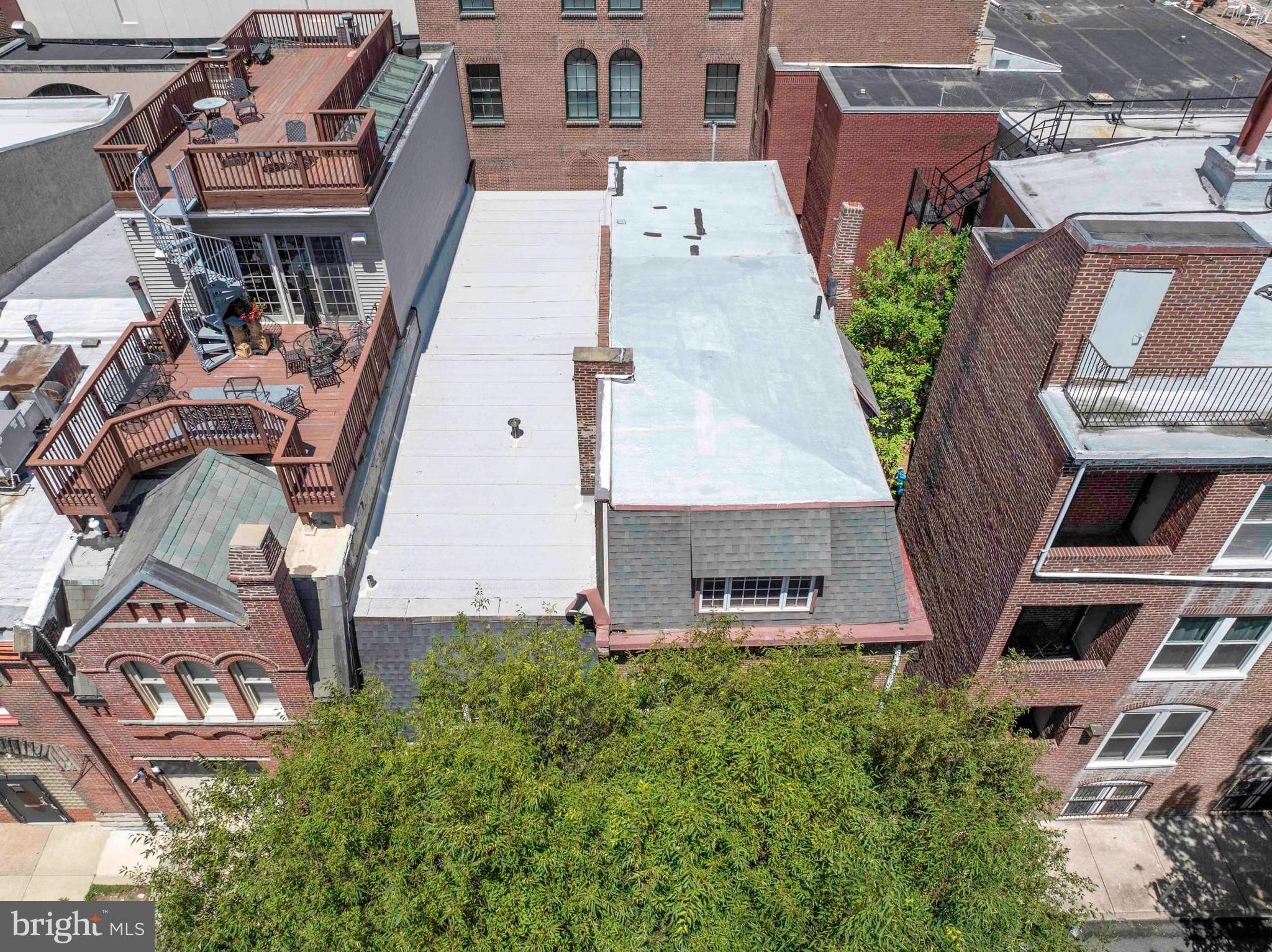 CENTER CITY - Commercial Sale