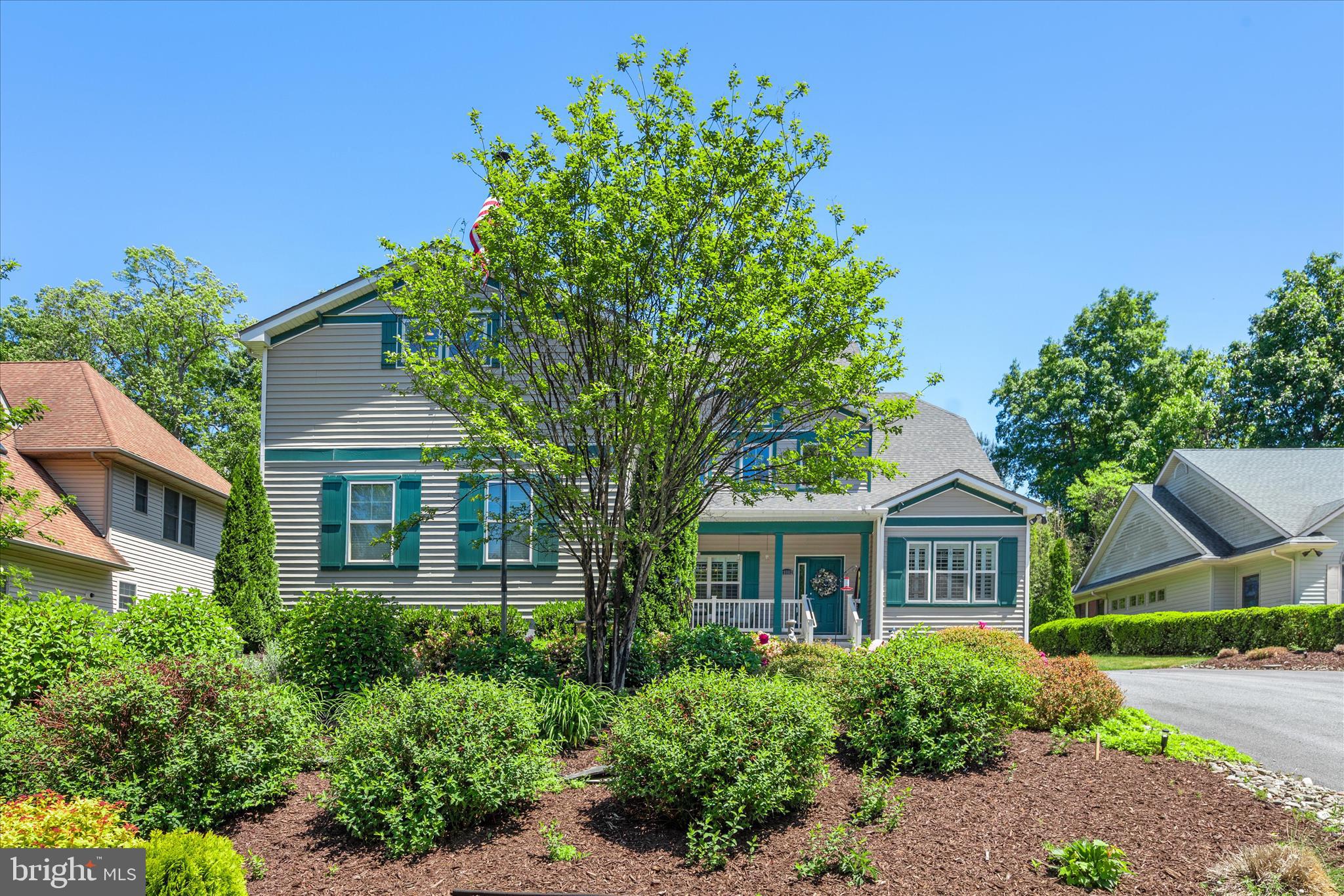 BAY COLONY - Residential