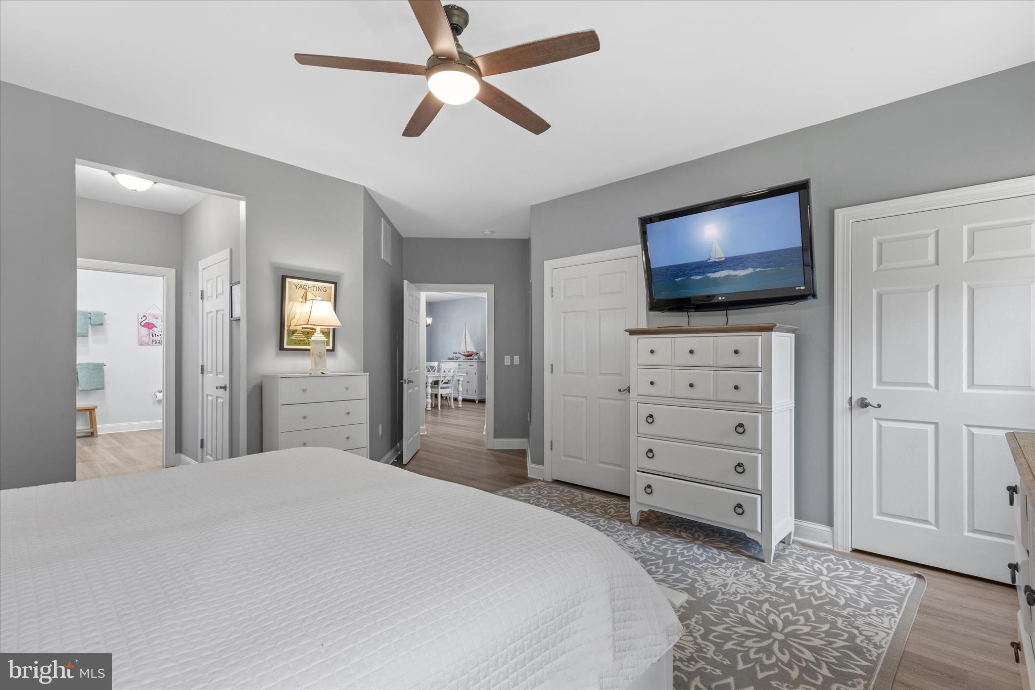 BAY COLONY - Residential