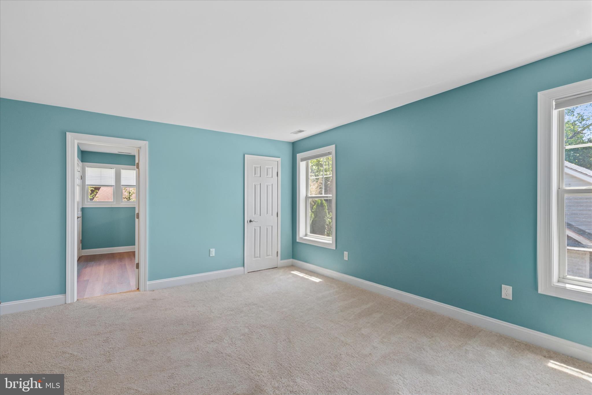 BAY COLONY - Residential
