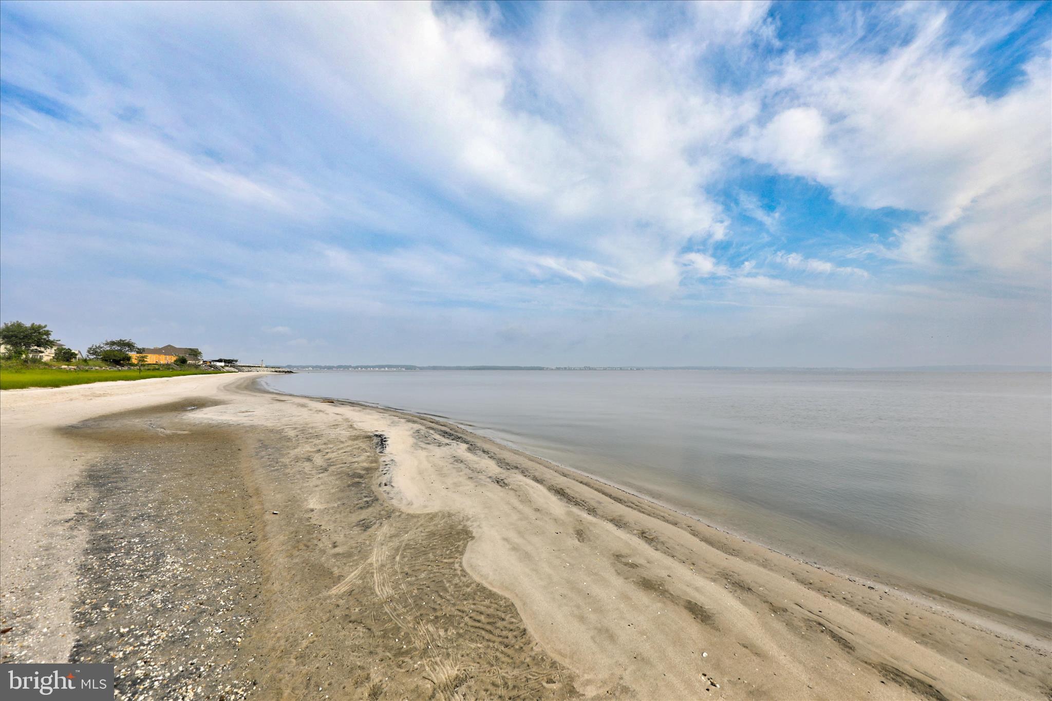 BAY COLONY - Residential