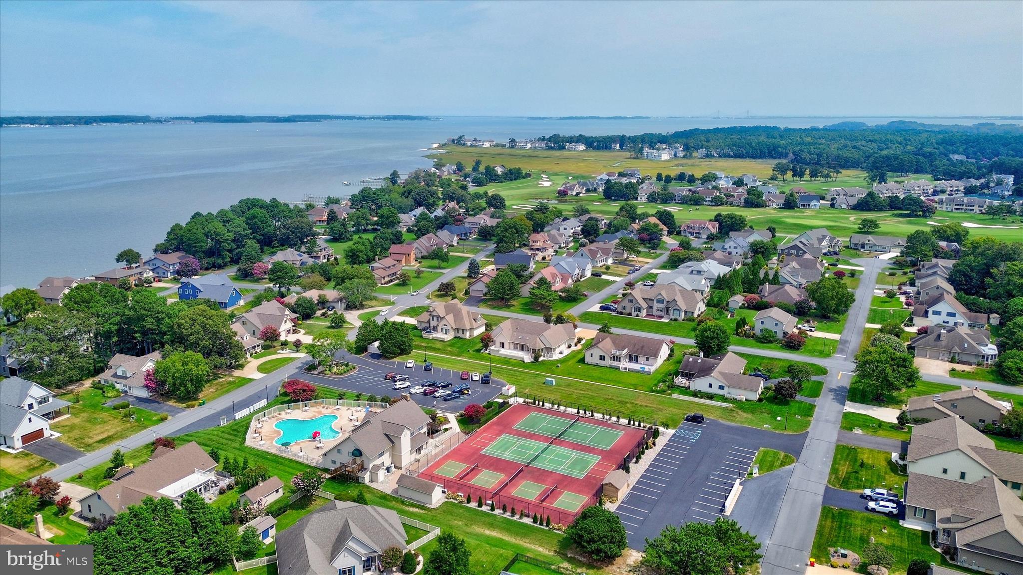 BAY COLONY - Residential