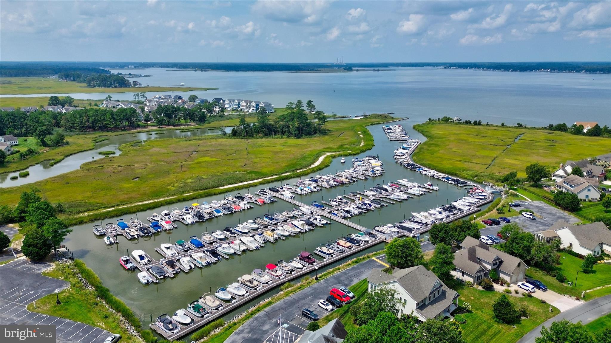 BAY COLONY - Residential