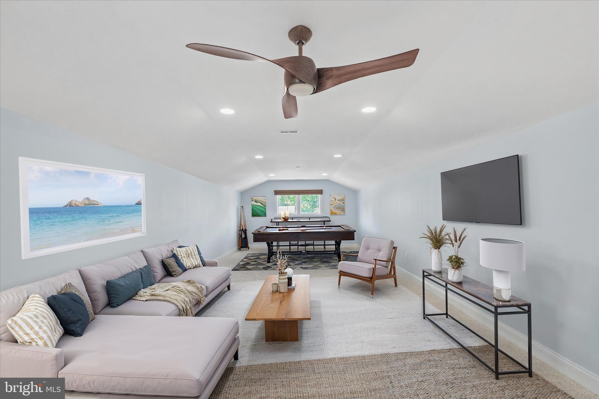 BAY COLONY - Residential
