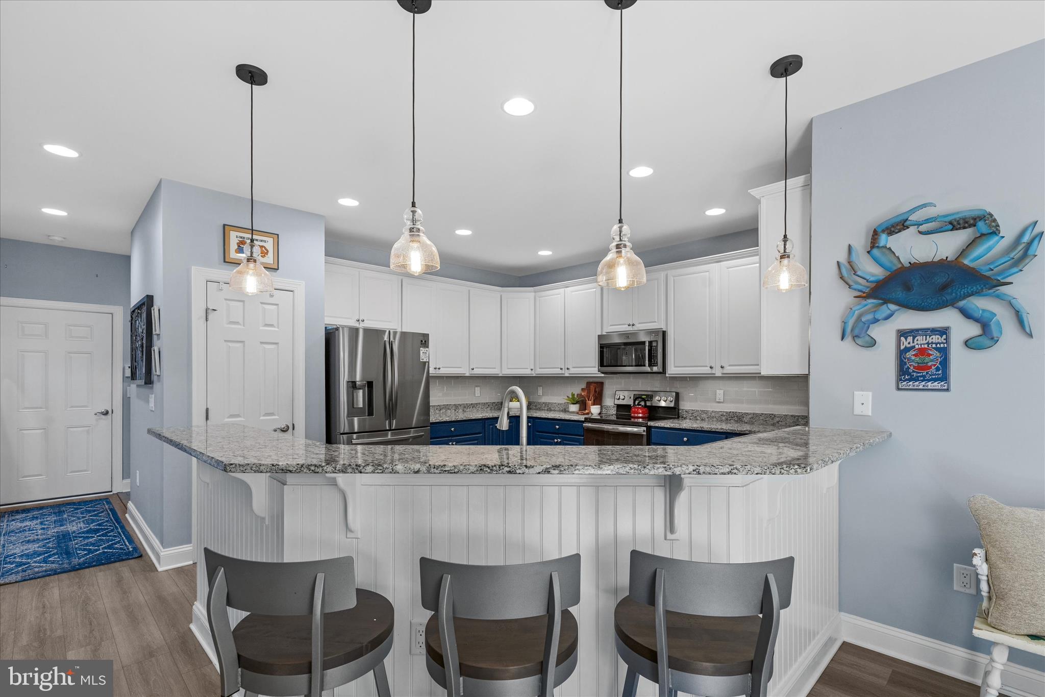 BAY COLONY - Residential