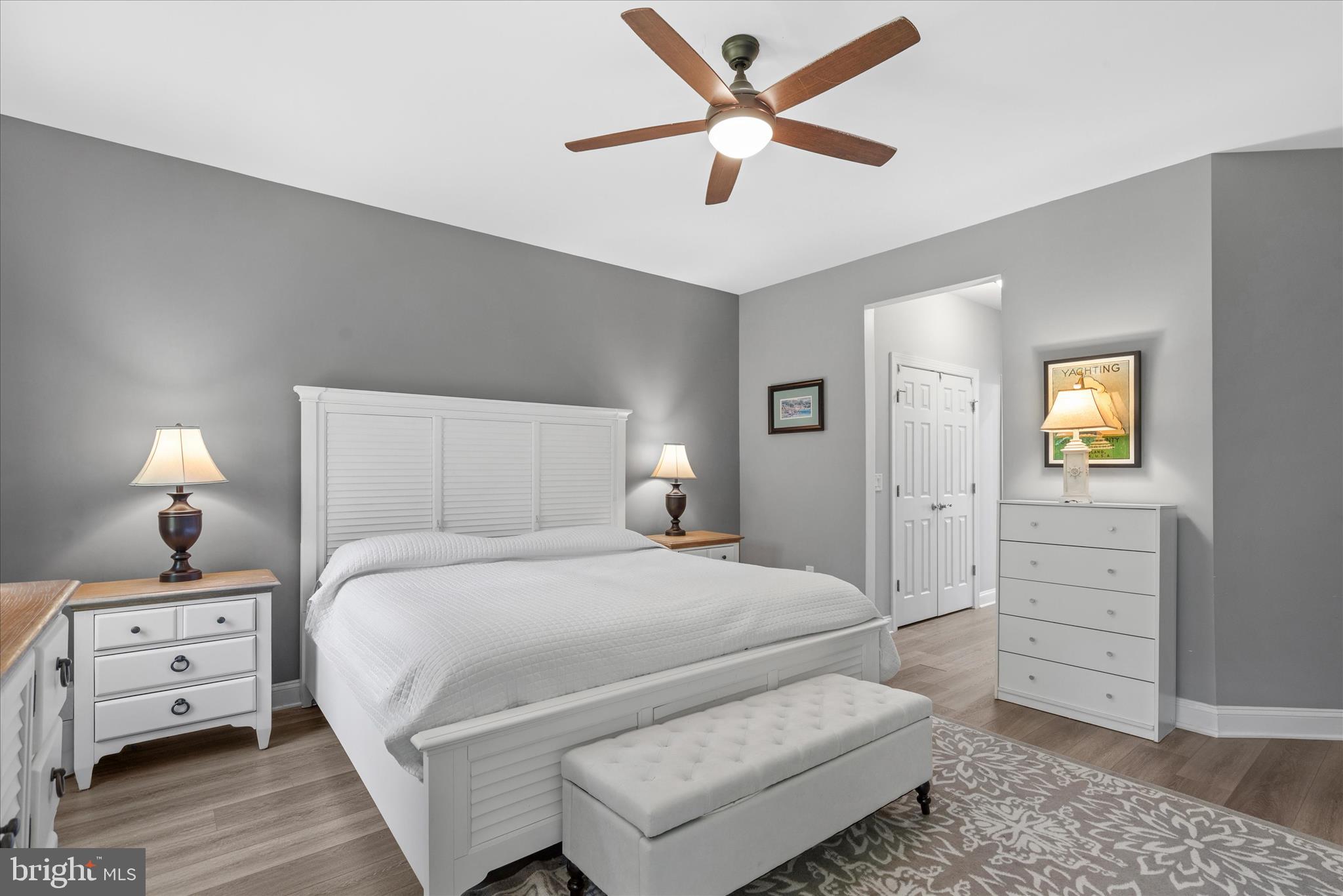 BAY COLONY - Residential